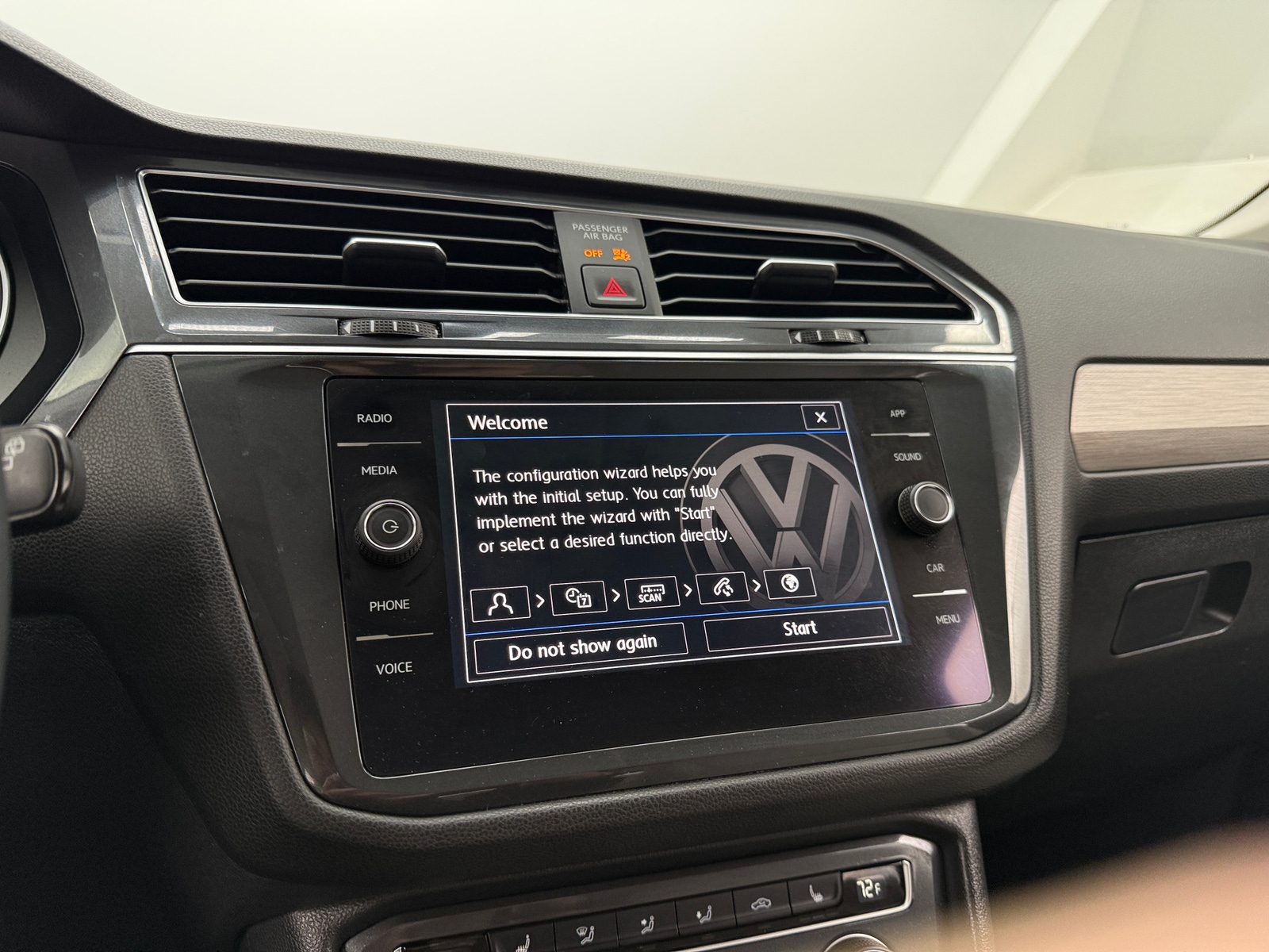 Thumbnail: 2020 Volkswagen Tiguan - 3