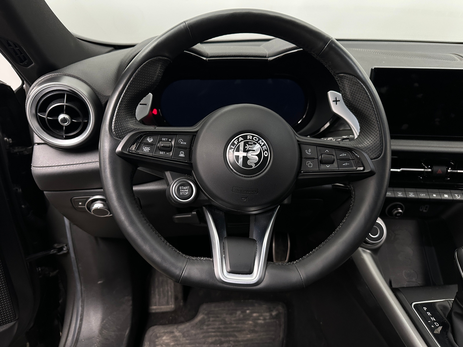 Thumbnail: 2024 Alfa Romeo Tonale - 4