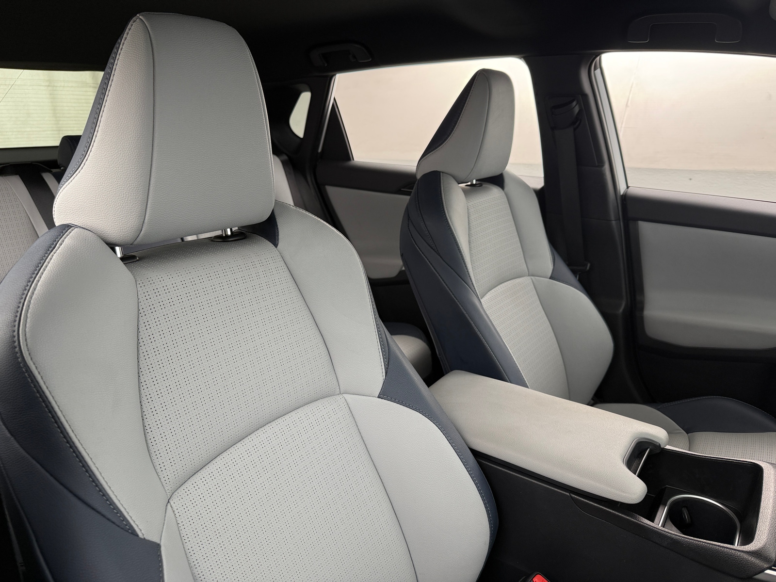 Thumbnail: 2024 Subaru Solterra - 2