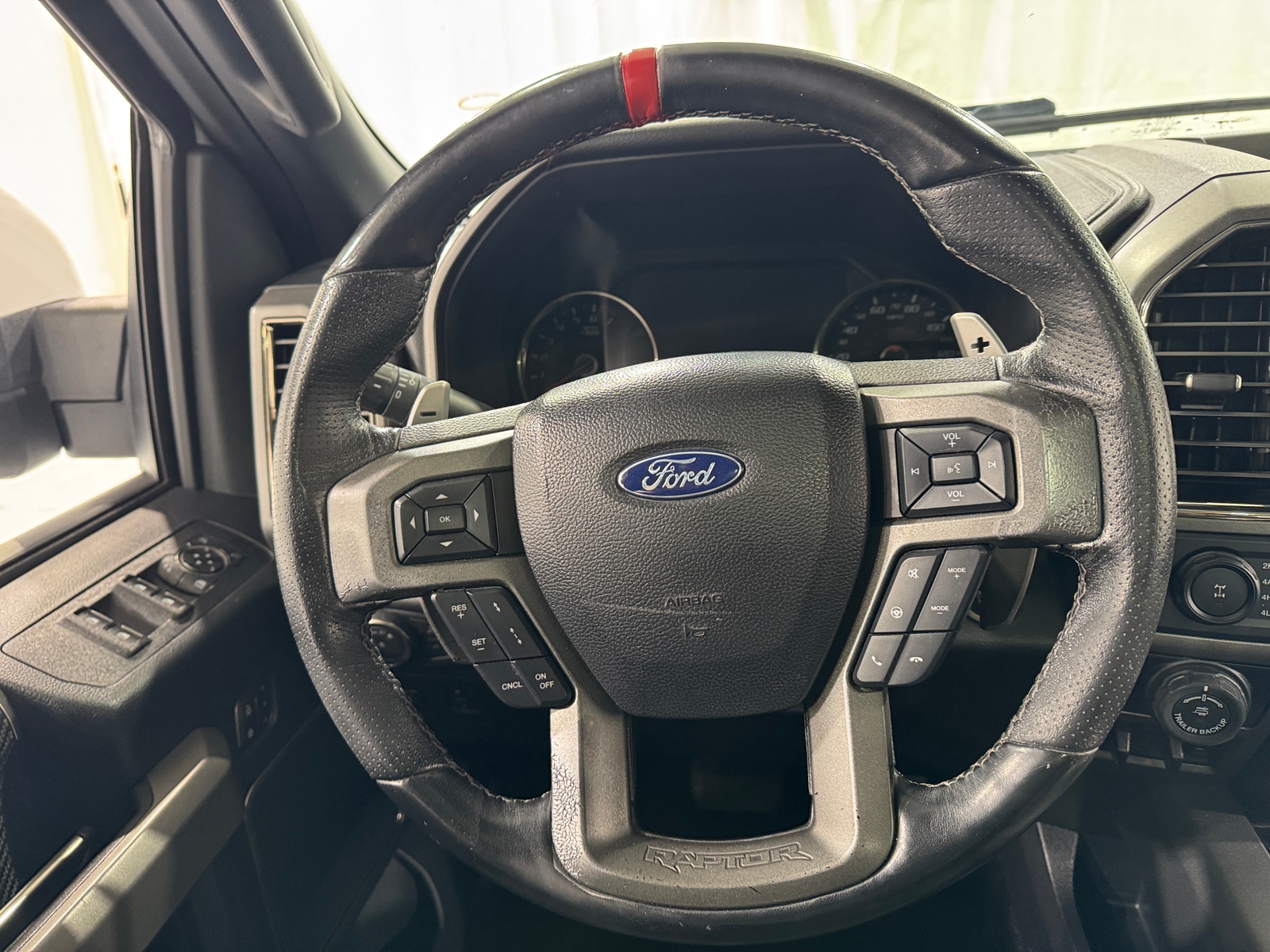 Thumbnail: 2019 Ford Econoline - 5