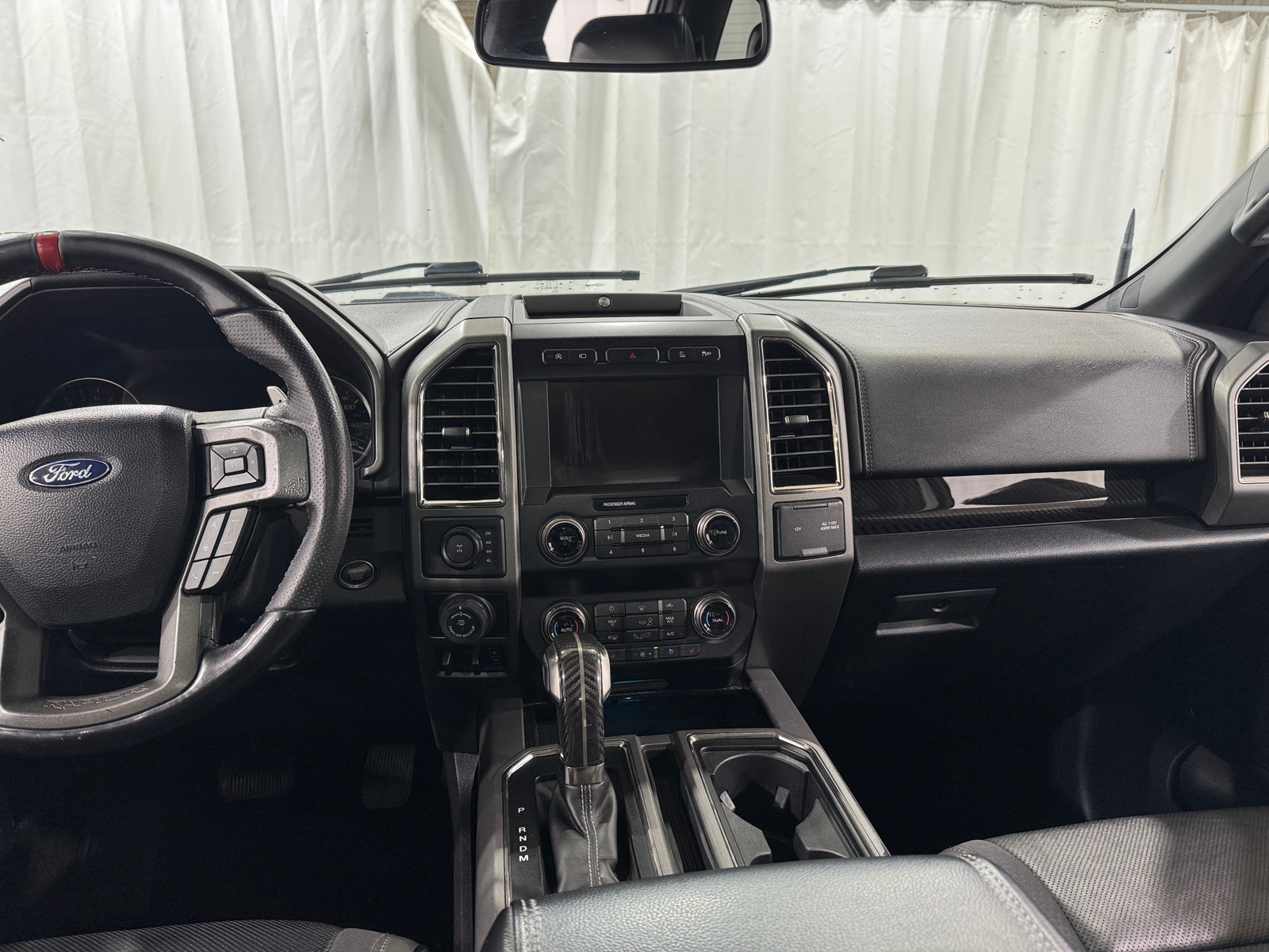 Thumbnail: 2019 Ford Econoline - 4