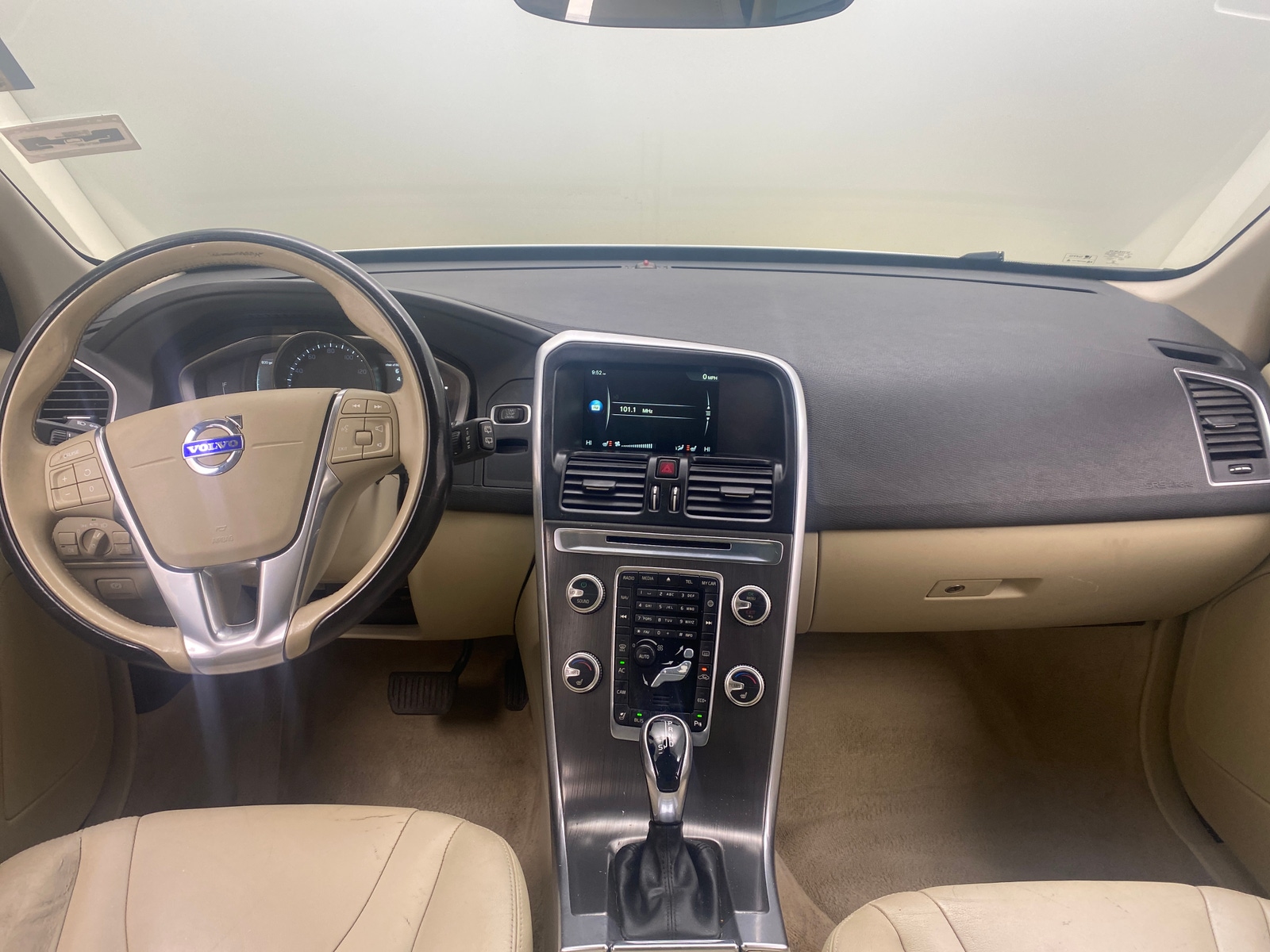 Thumbnail: 2016 Volvo XC60 - 2