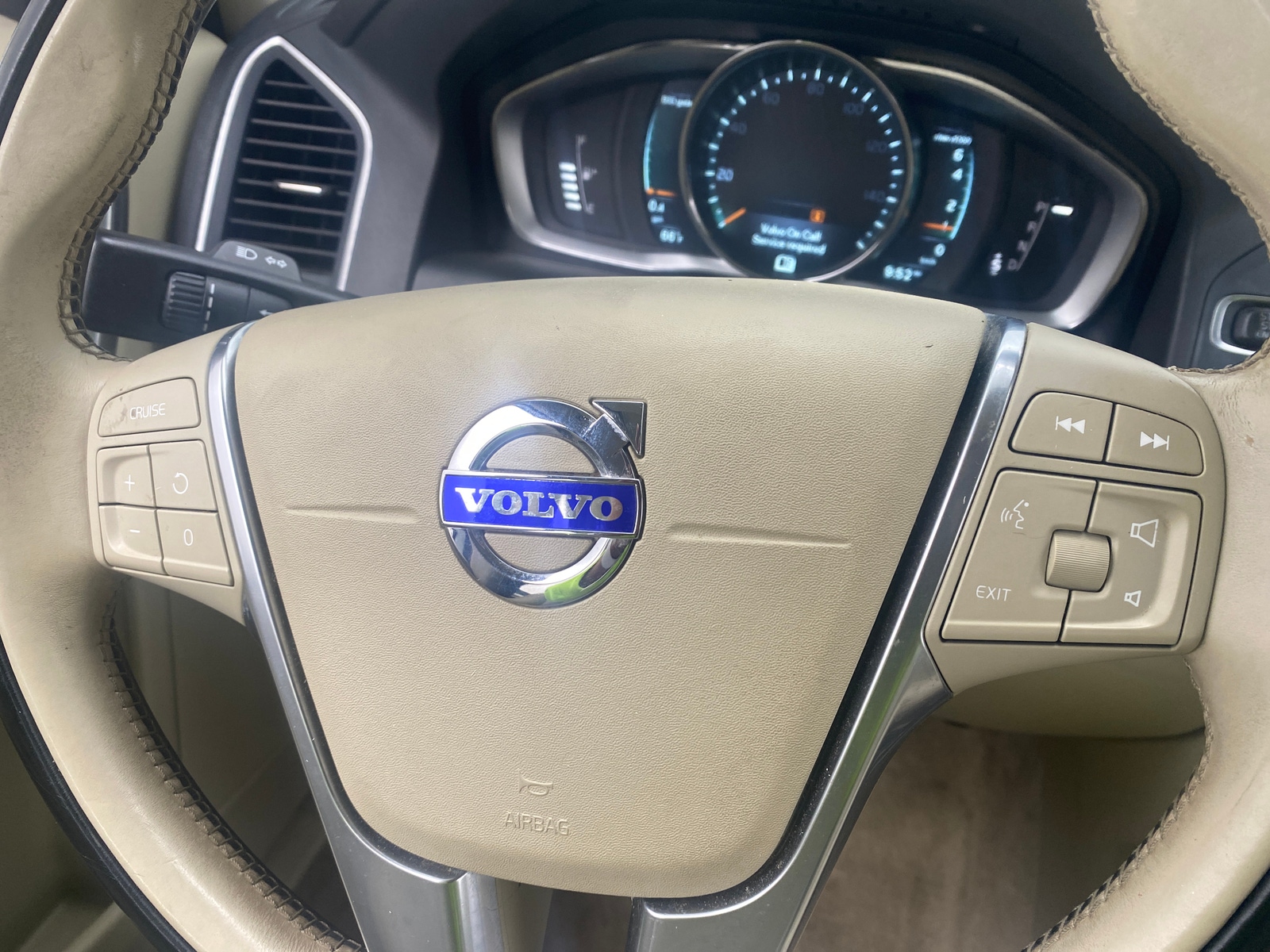 Thumbnail: 2016 Volvo XC60 - 4