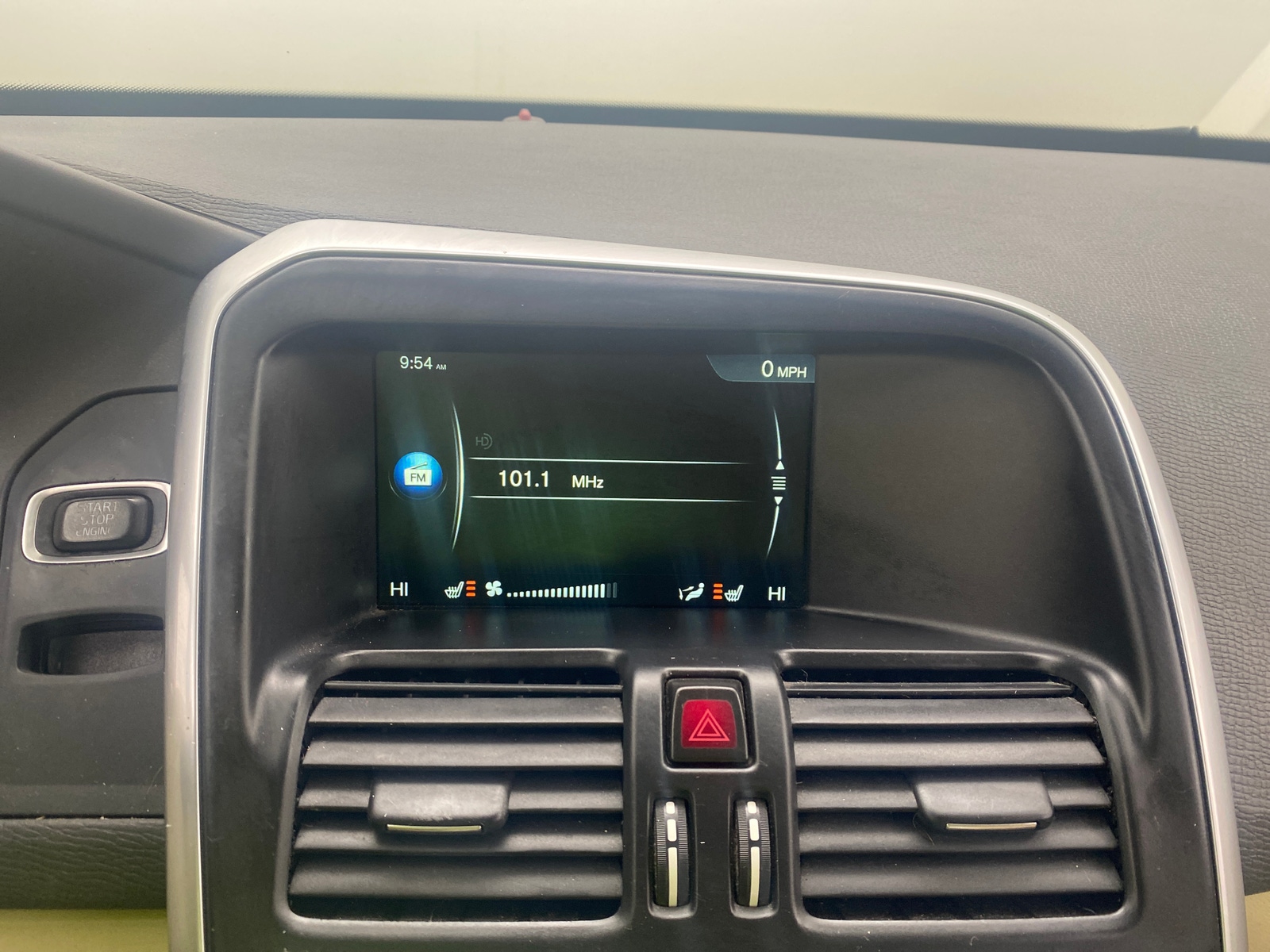 Thumbnail: 2016 Volvo XC60 - 3