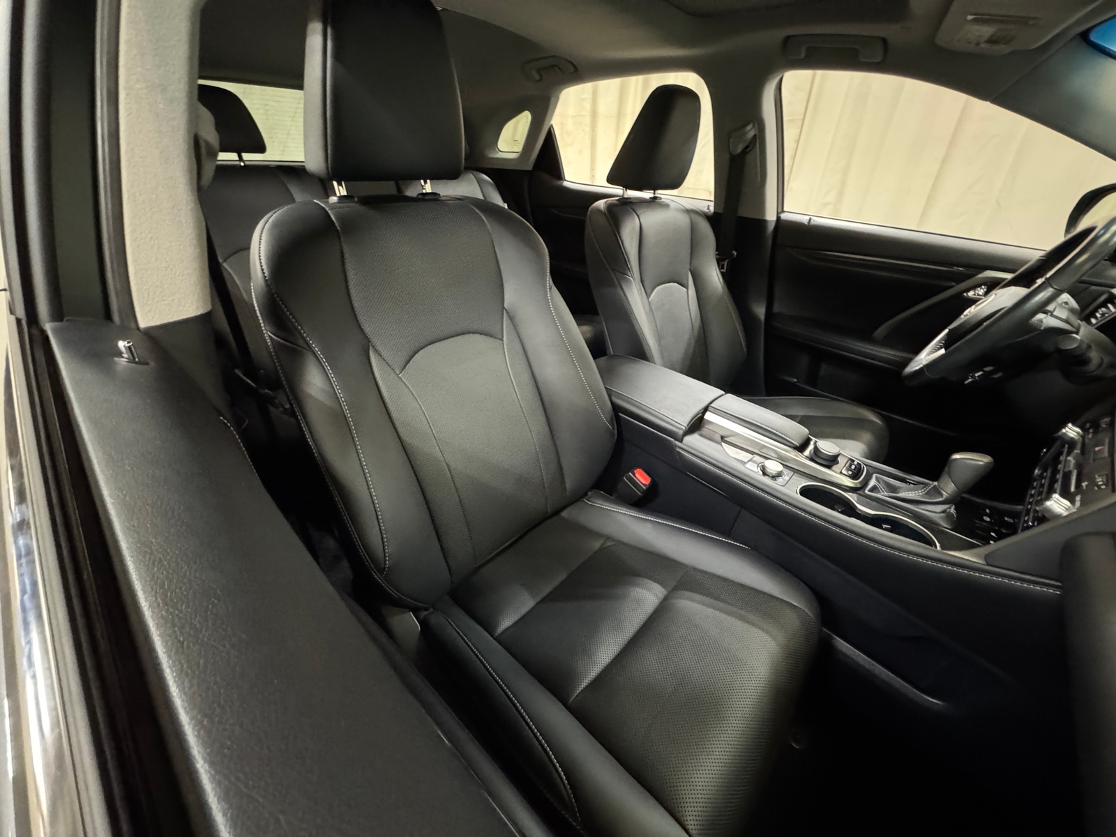 Thumbnail: 2019 Lexus RX - 2