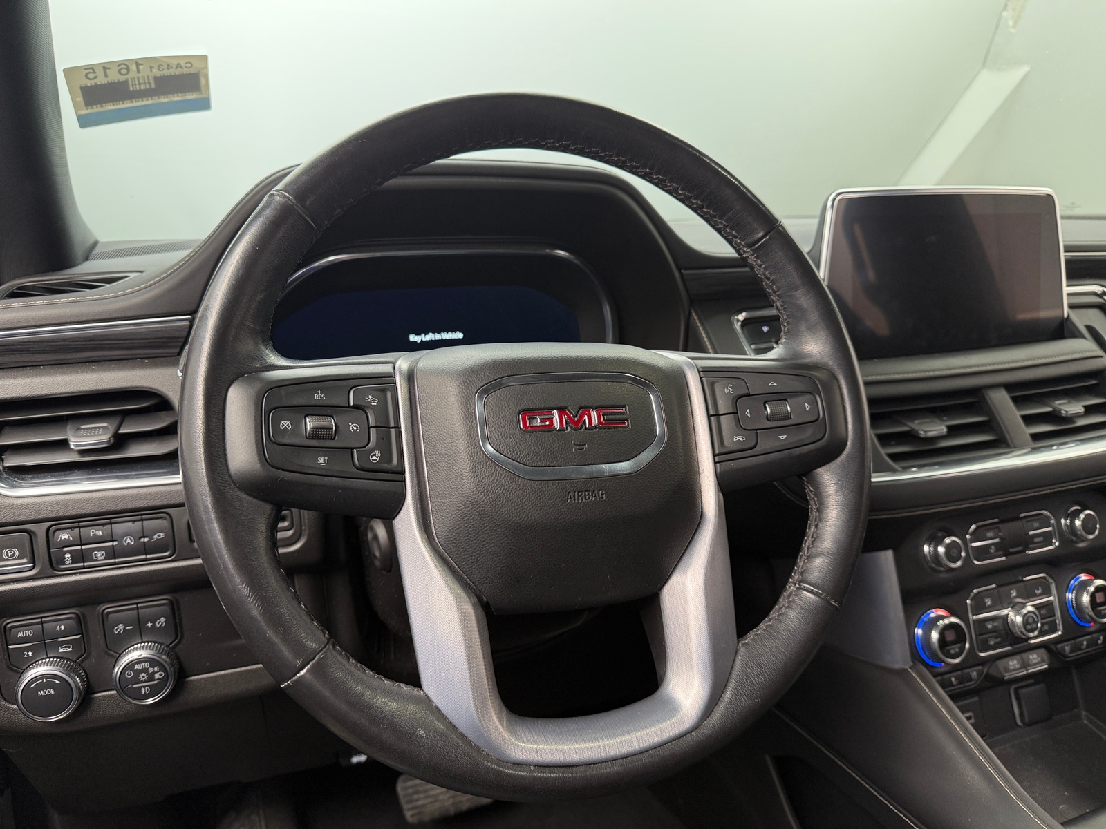 Thumbnail: 2022 GMC Yukon XL - 4