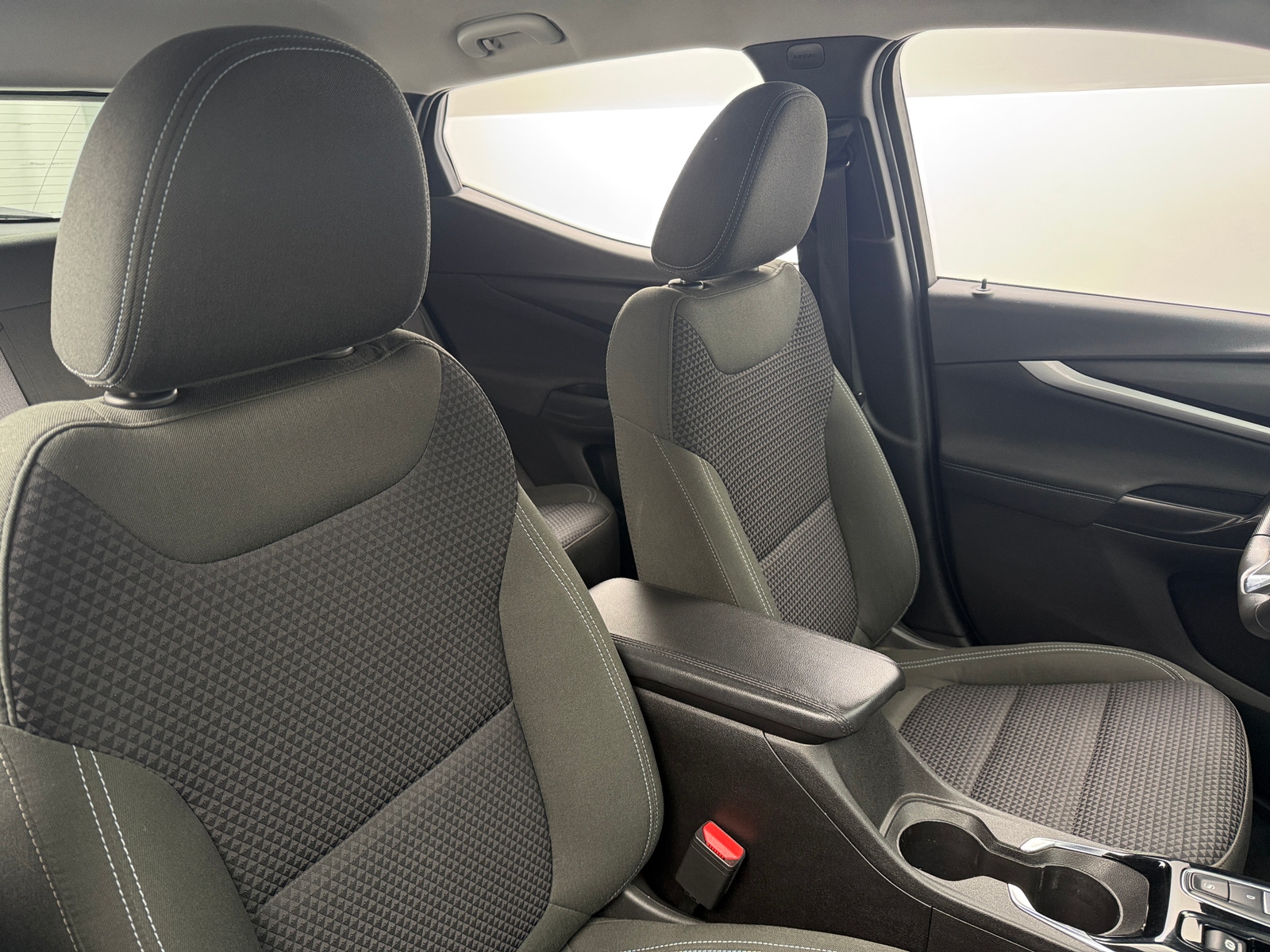 Thumbnail: 2023 Chevrolet Bolt EUV - 2