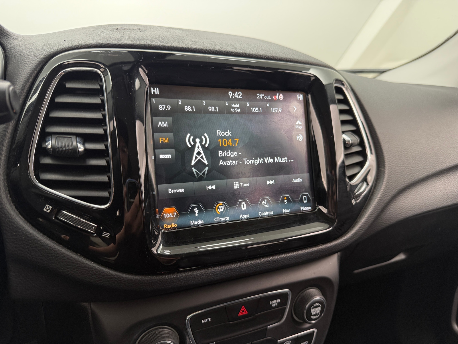 Thumbnail: 2019 Jeep Compass - 3