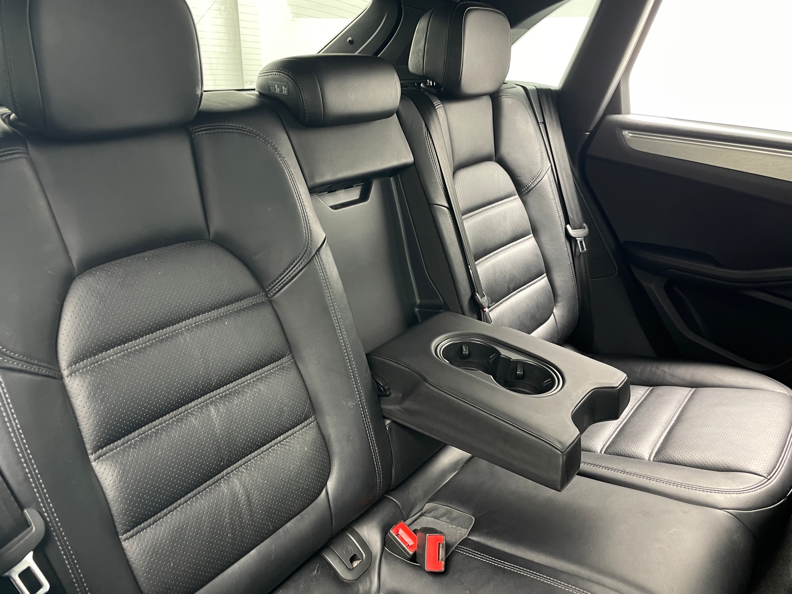 Thumbnail: 2017 Porsche Macan - 5