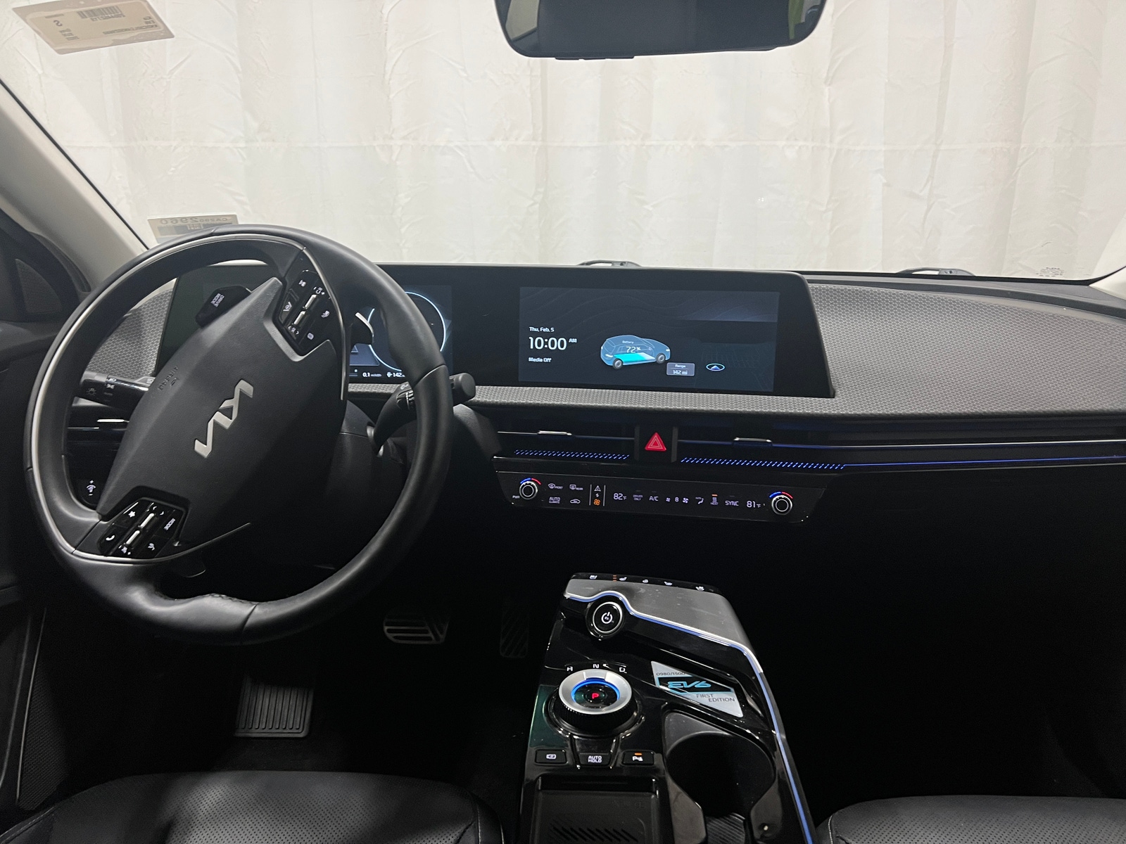 Thumbnail: 2022 Kia EV6 - 2