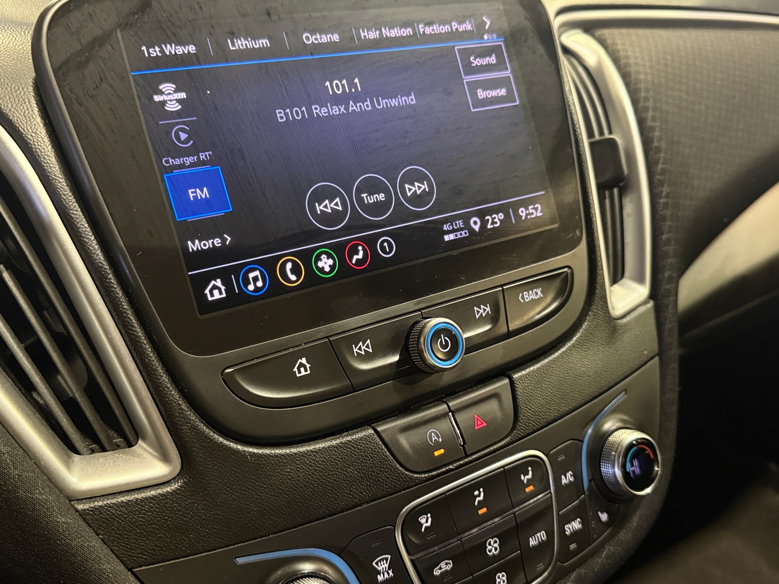 Thumbnail: 2024 Chevrolet Malibu - 4