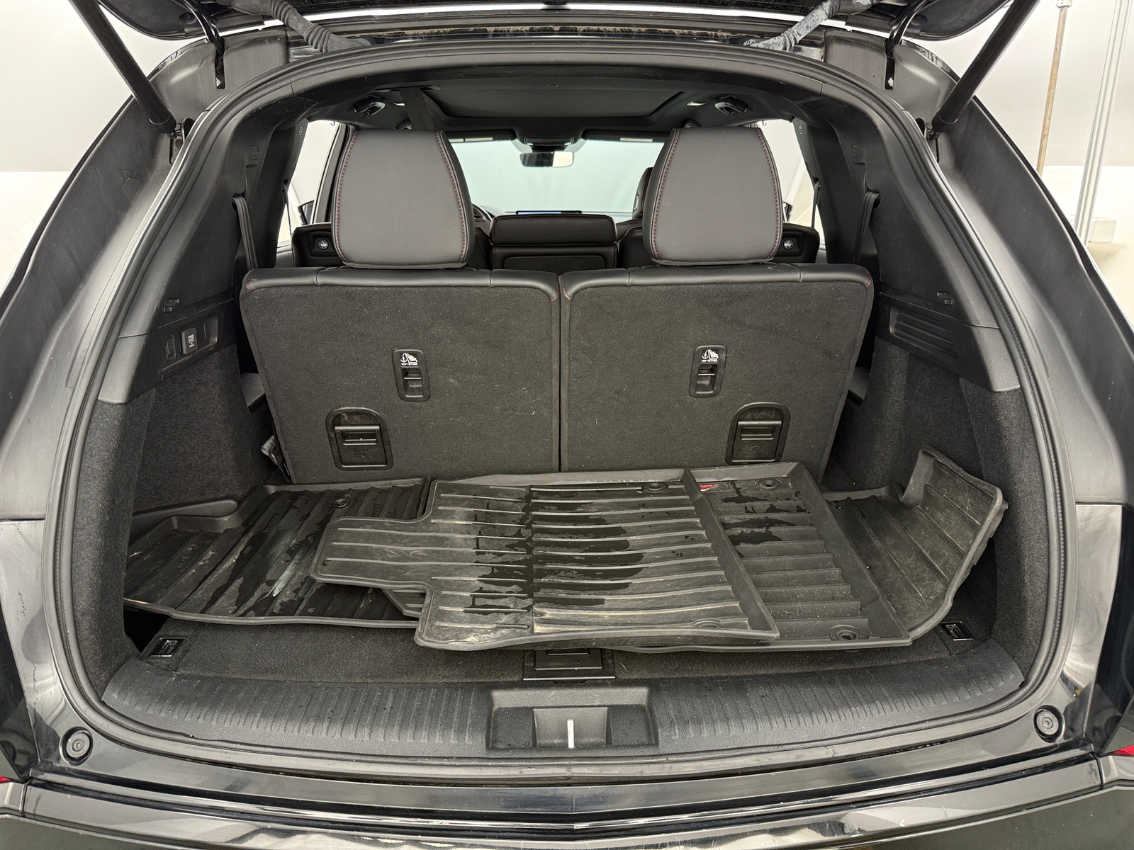 Thumbnail: 2022 Acura MDX - 6