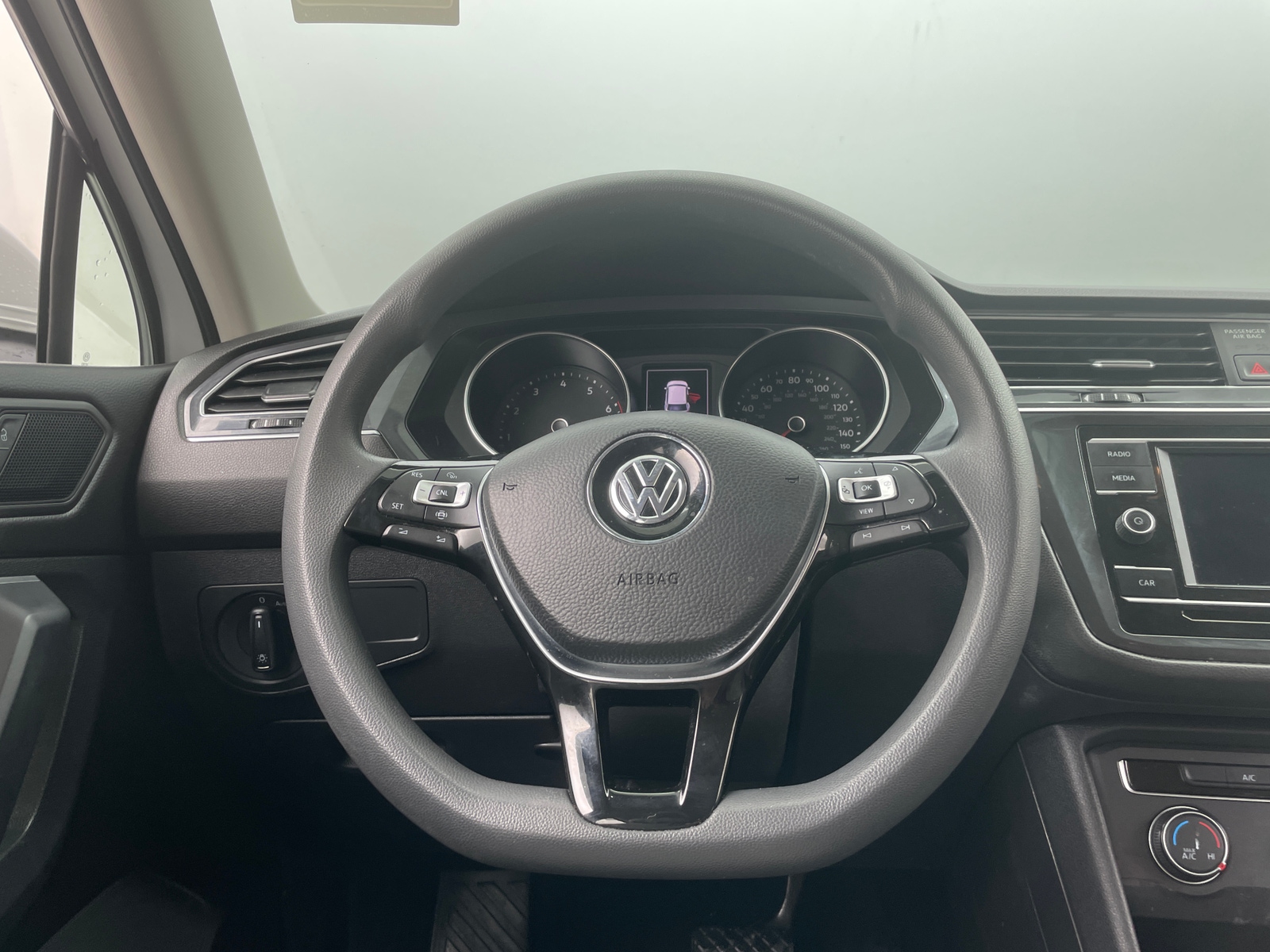 Thumbnail: 2019 Volkswagen Tiguan - 5