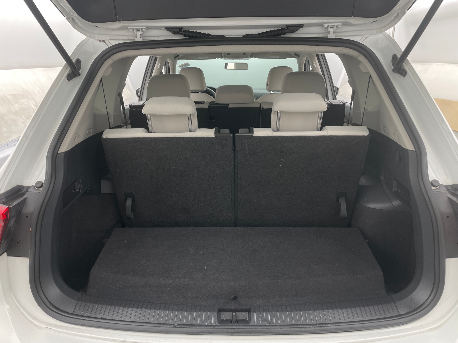 Thumbnail: 2019 Volkswagen Tiguan - 7