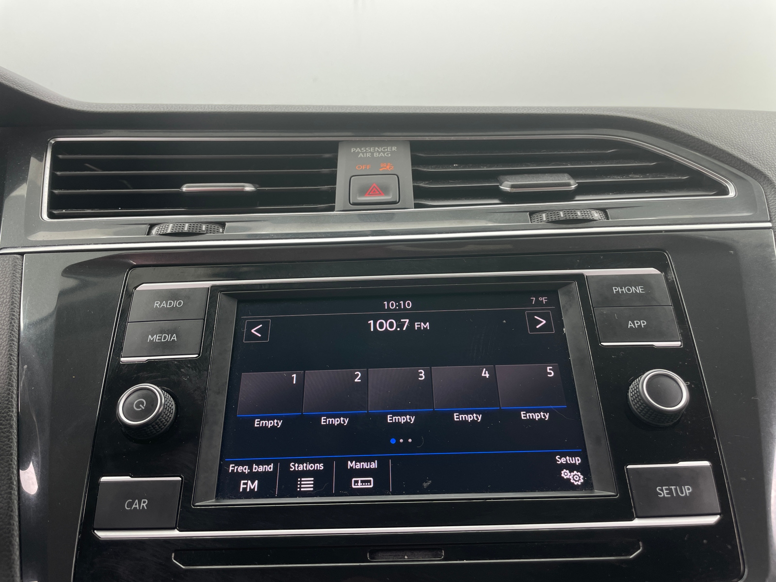 Thumbnail: 2019 Volkswagen Tiguan - 4