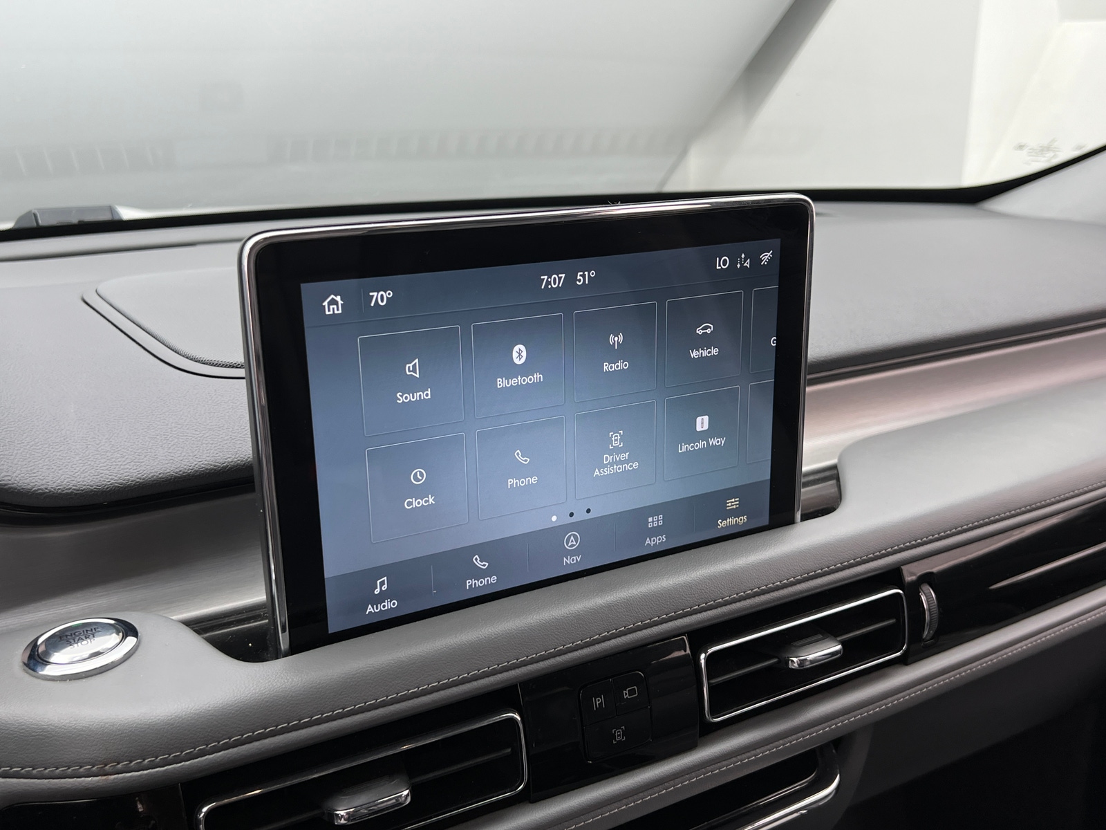 Thumbnail: 2020 Lincoln Aviator - 3