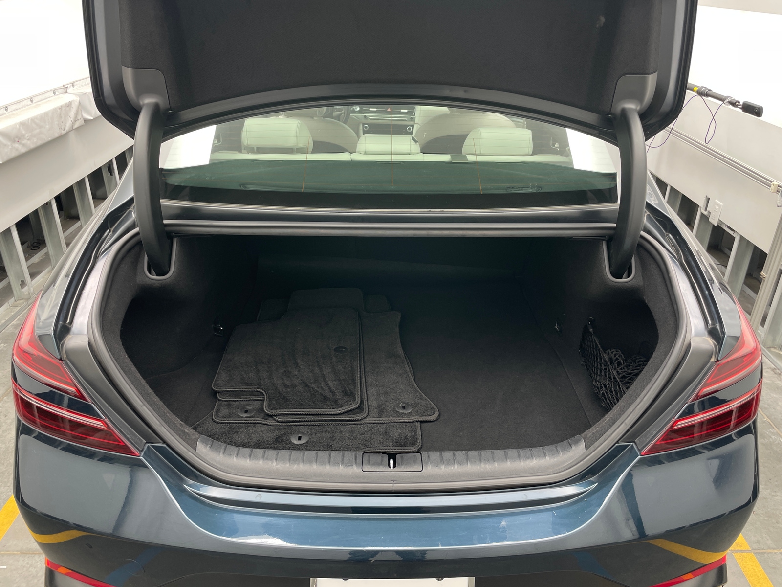 Thumbnail: 2025 Genesis G70 - 6