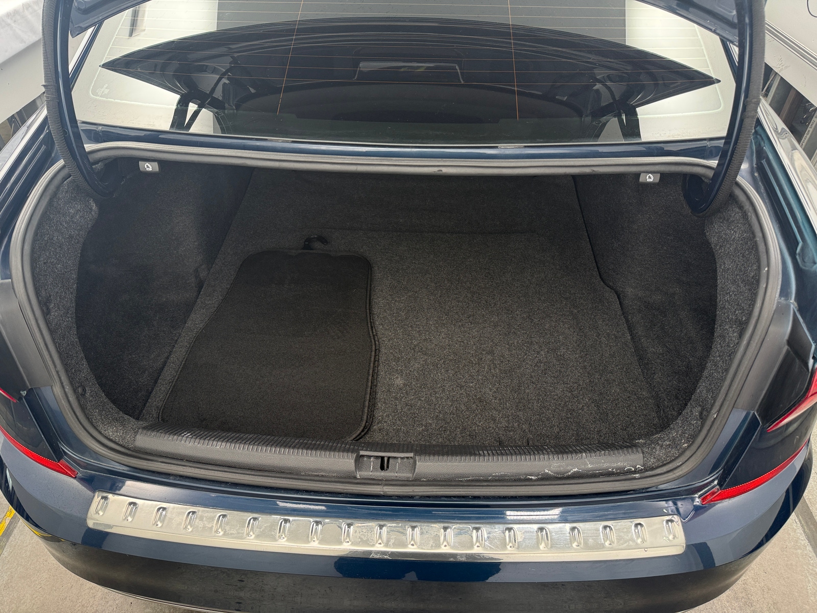 Thumbnail: 2021 Volkswagen Passat - 6