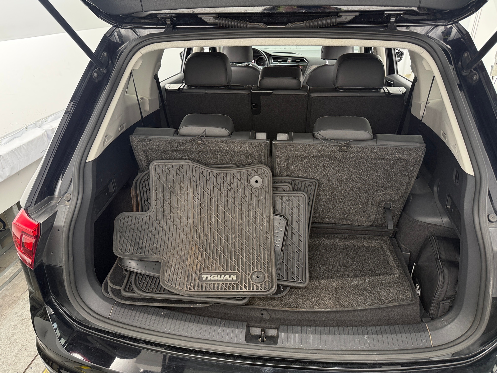 Thumbnail: 2018 Volkswagen Tiguan - 6