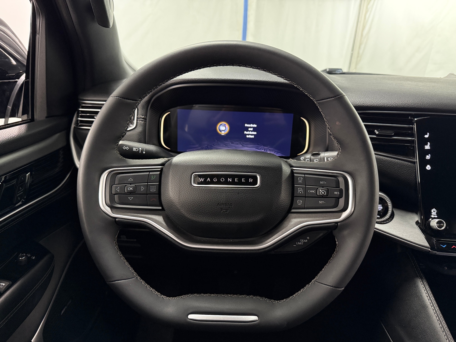 Thumbnail: 2025 Jeep Wagoneer - 4