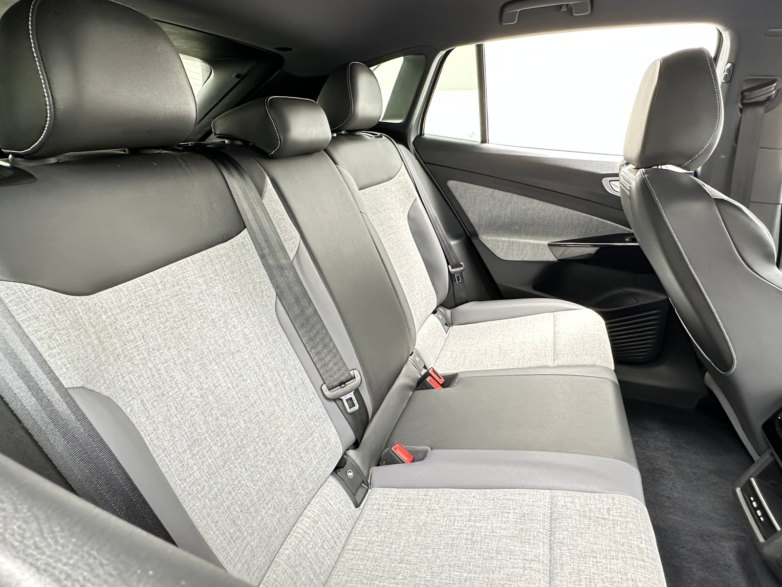 Thumbnail: 2023 Volkswagen ID.4 - 6