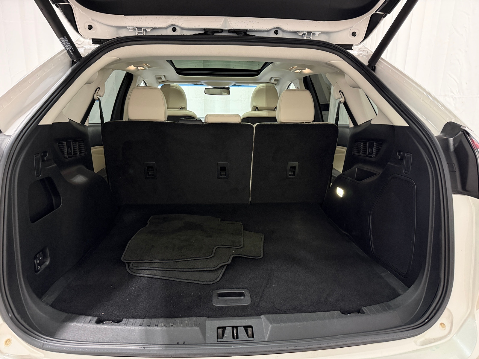 Thumbnail: 2016 Ford Edge - 6