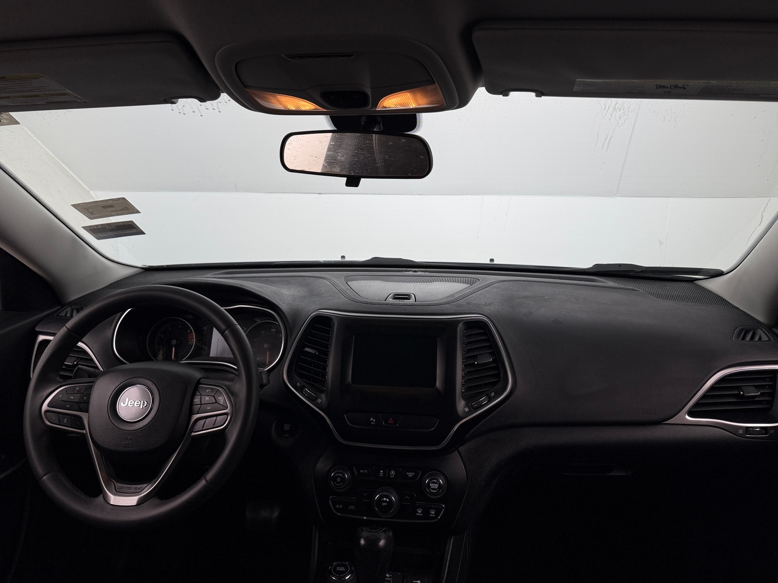 Thumbnail: 2020 Jeep Cherokee - 3
