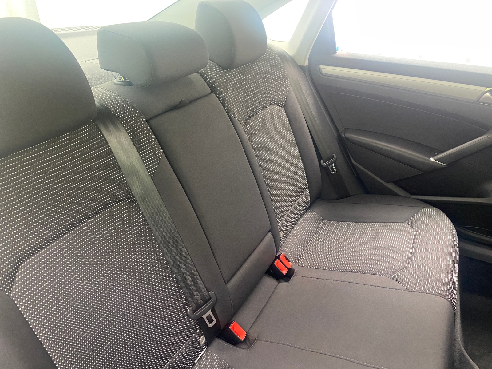 Thumbnail: 2016 Volkswagen Passat - 6