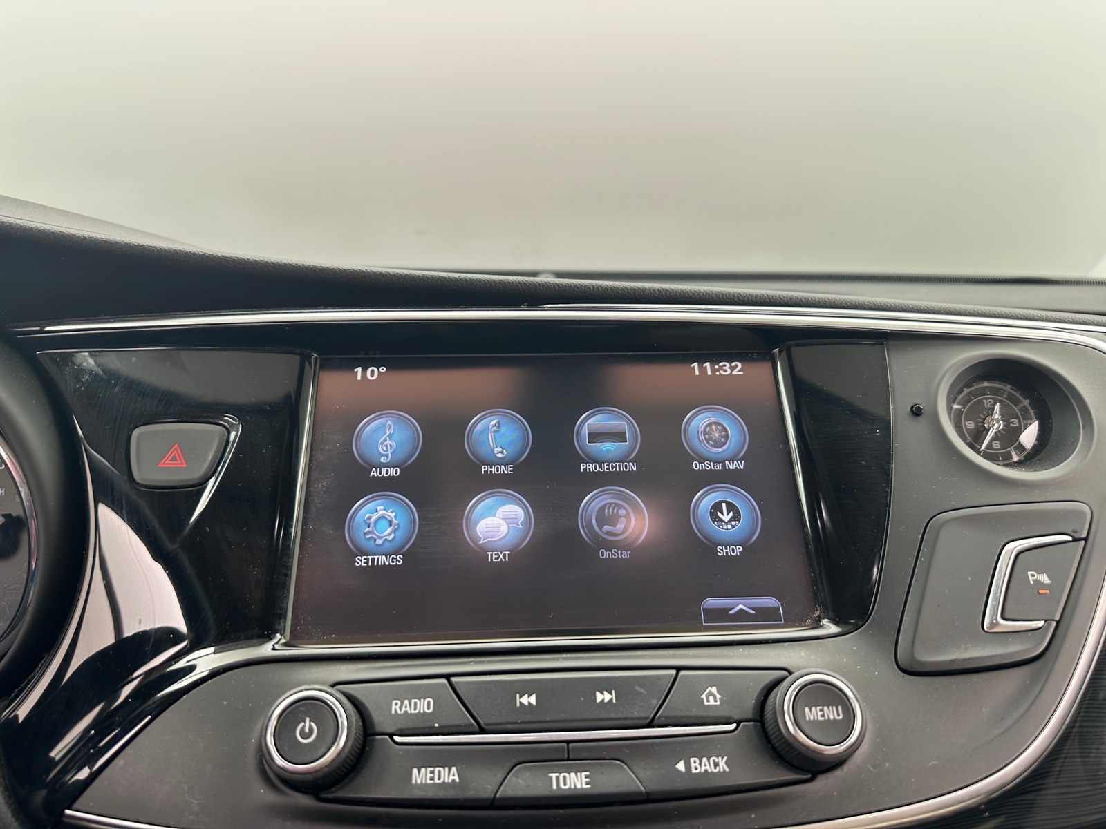 Thumbnail: 2017 Buick Envision - 3