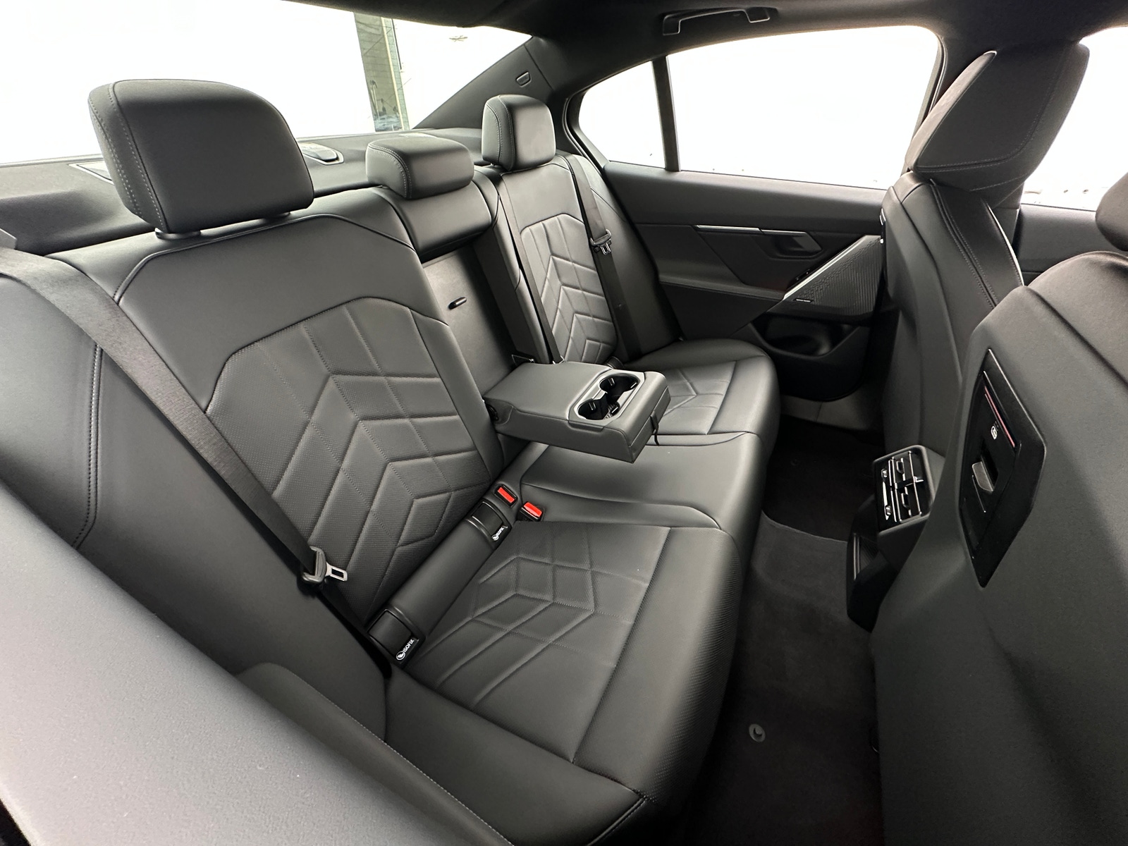 Thumbnail: 2026 BMW 5 Series - 5