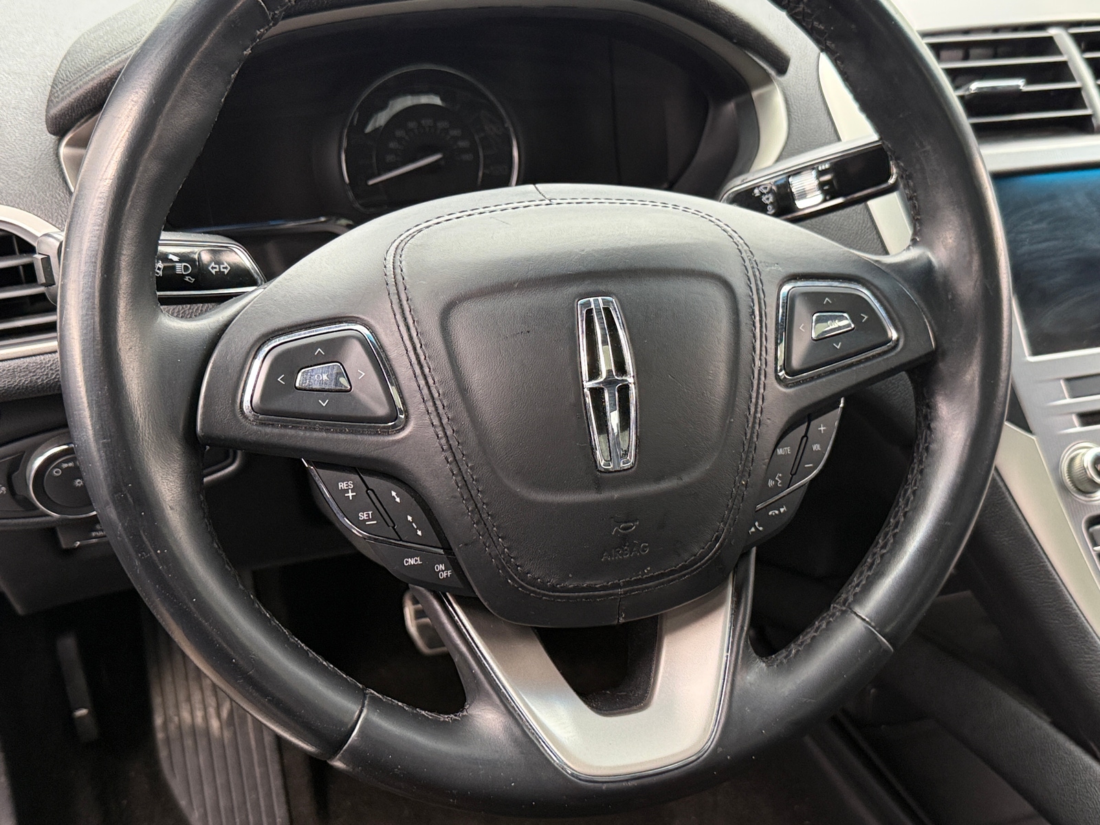 Thumbnail: 2019 Lincoln MKZ - 4