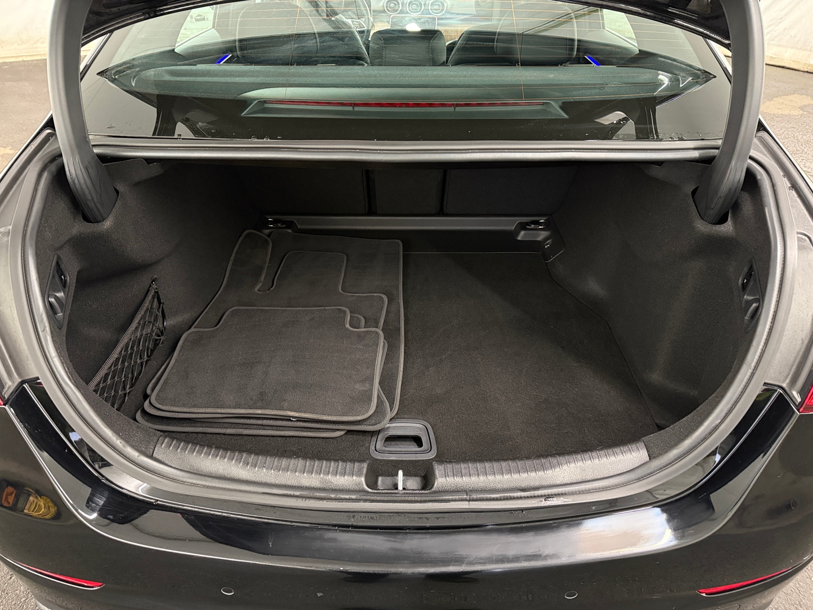 Thumbnail: 2025 Mercedes-Benz C-Class - 6