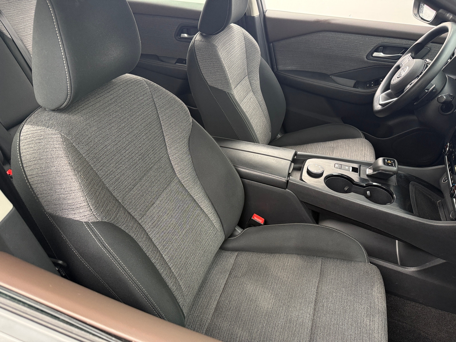 Thumbnail: 2022 Nissan Rogue - 2