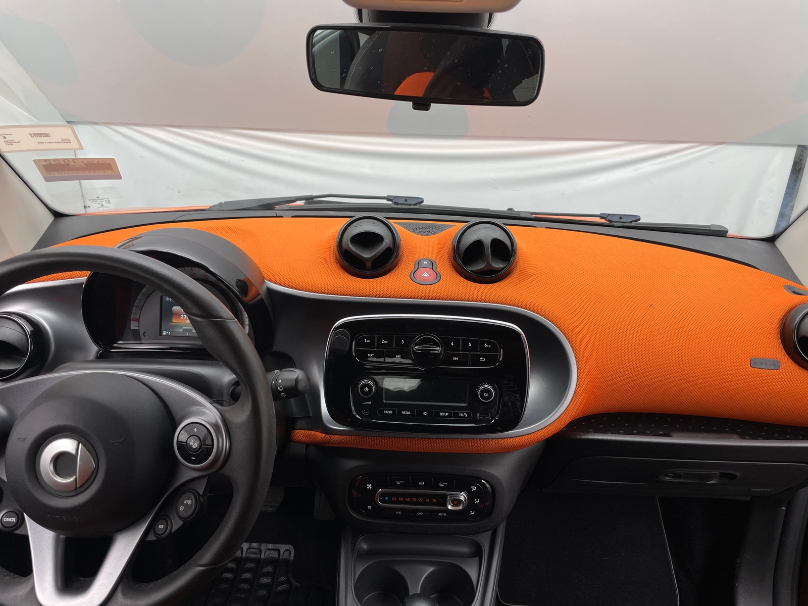Thumbnail: 2017 smart fortwo - 3