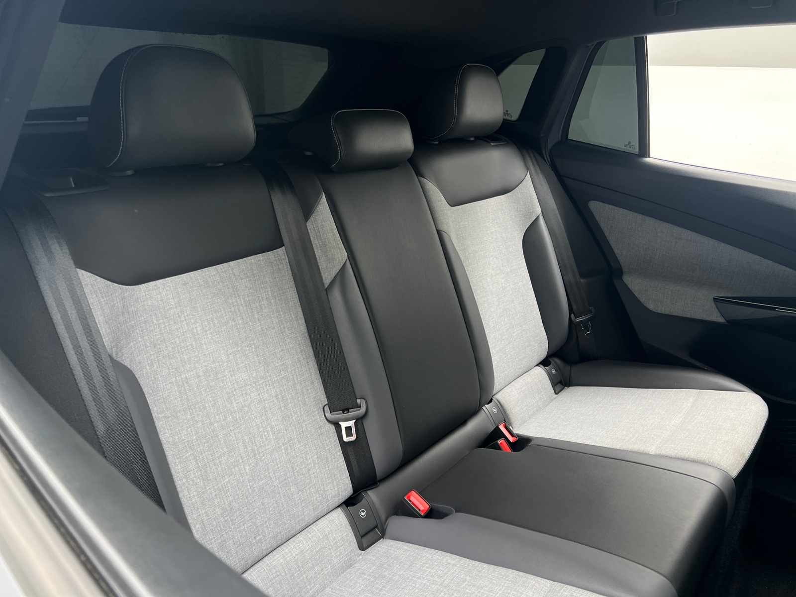 Thumbnail: 2023 Volkswagen ID.4 - 6