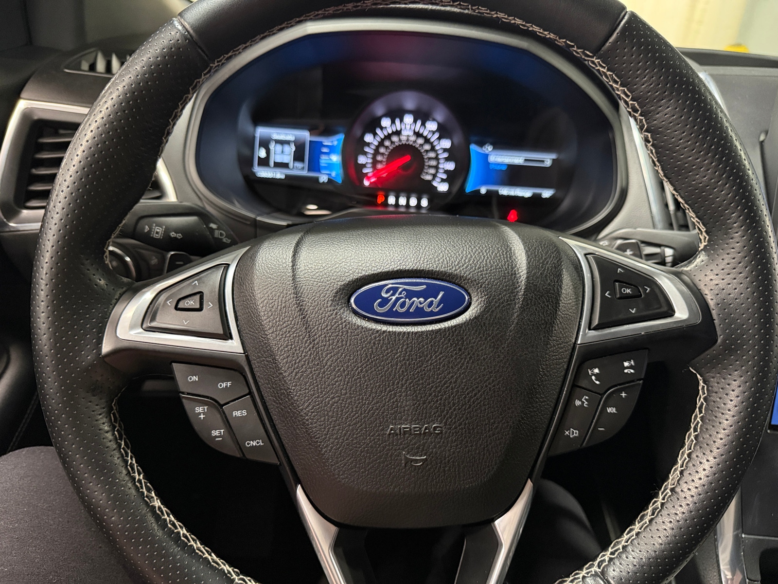 Thumbnail: 2022 Ford Edge - 4