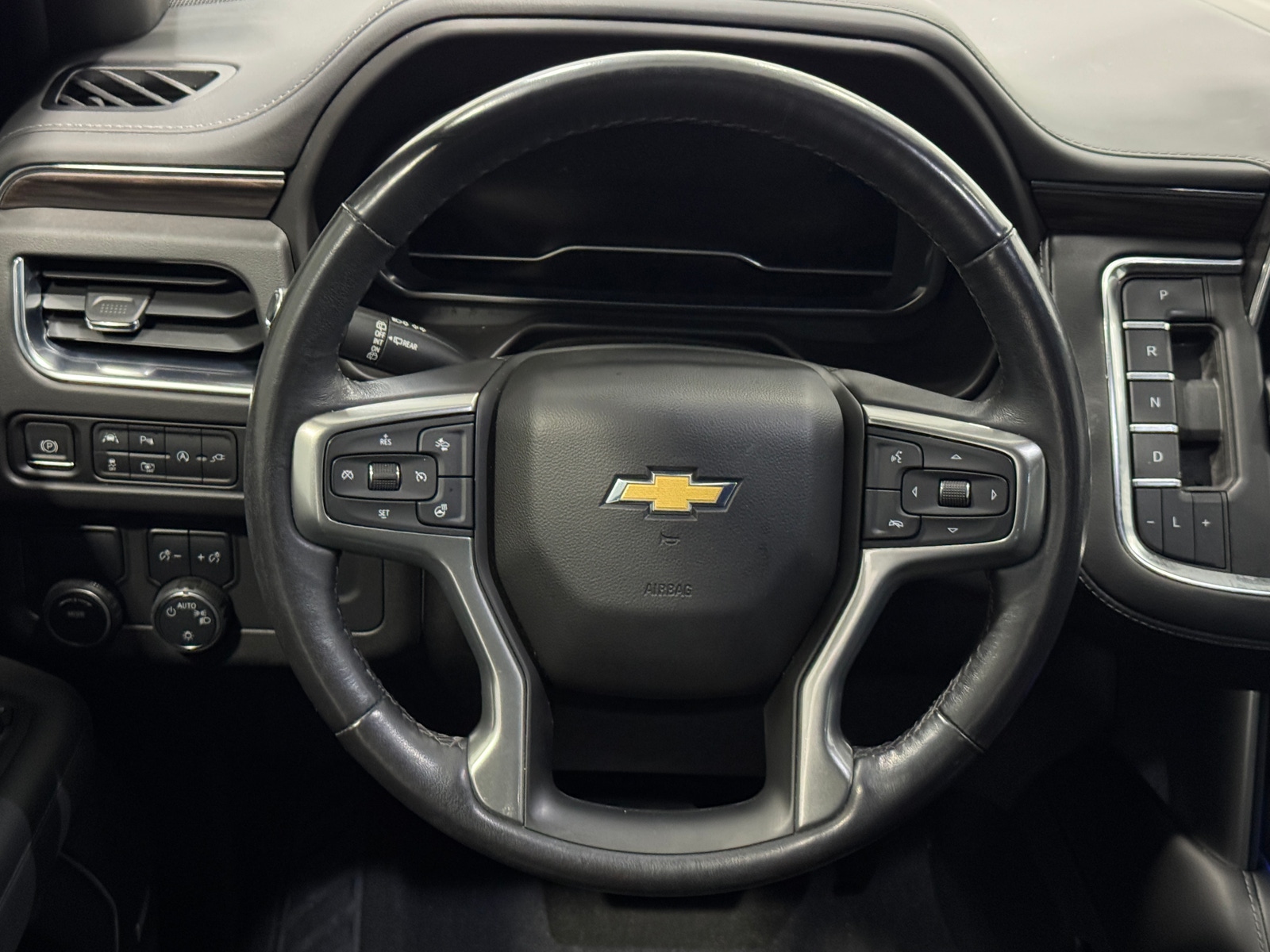 Thumbnail: 2022 Chevrolet Suburban - 4