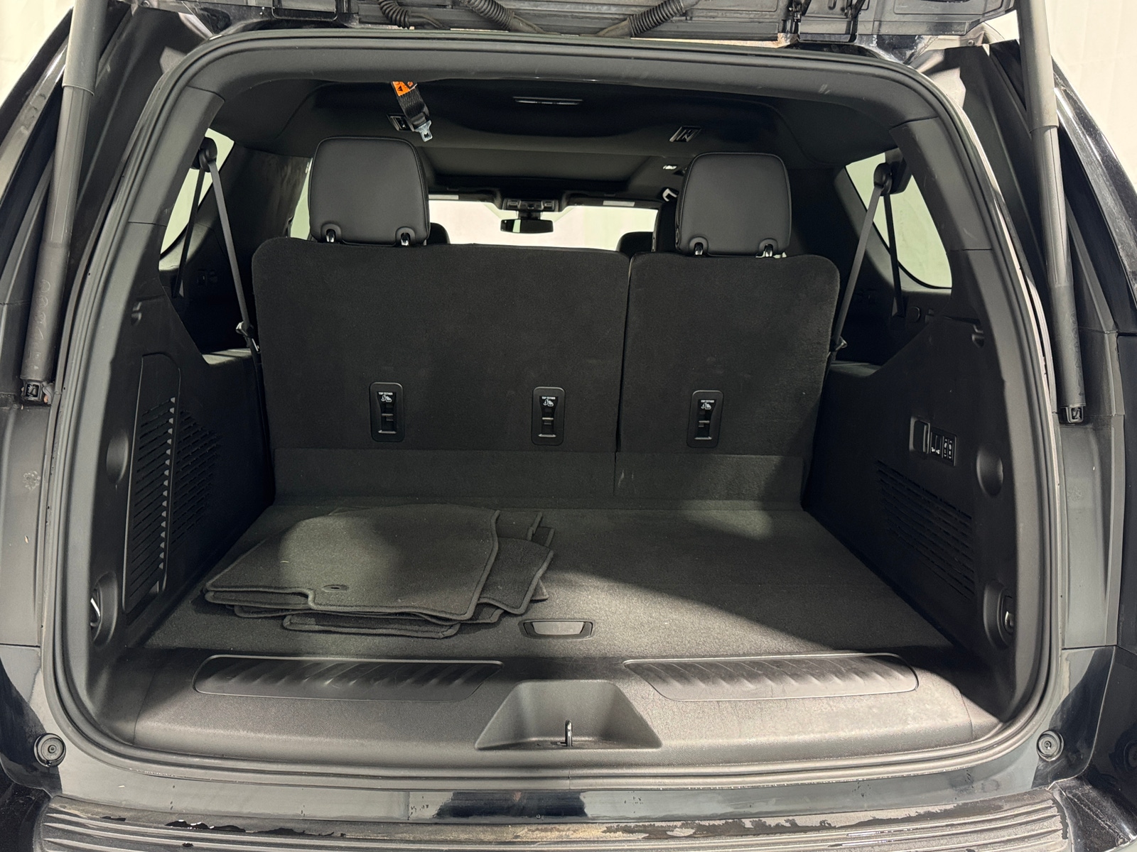 Thumbnail: 2022 Chevrolet Suburban - 6