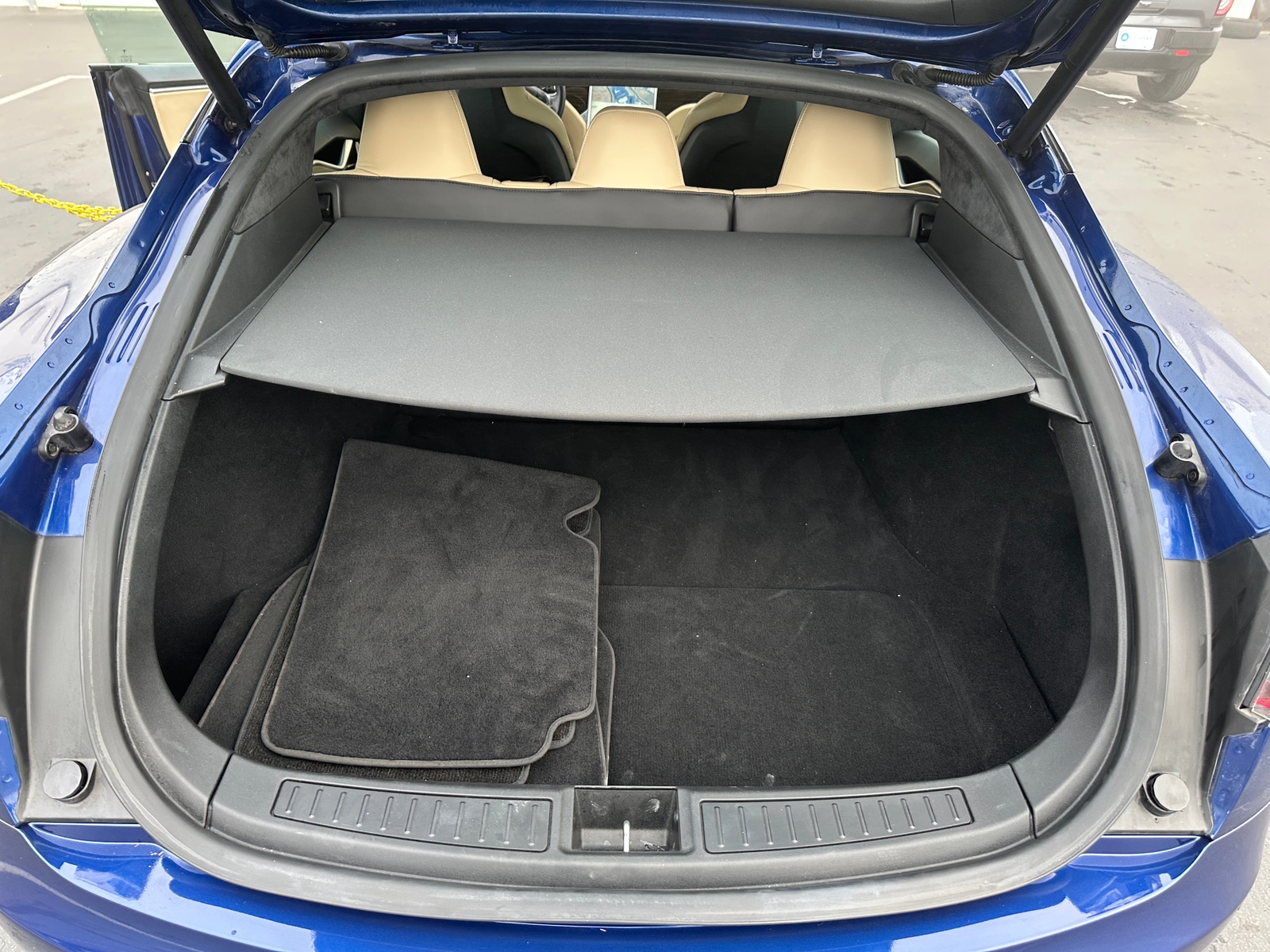 Thumbnail: 2015 Tesla Model S - 6