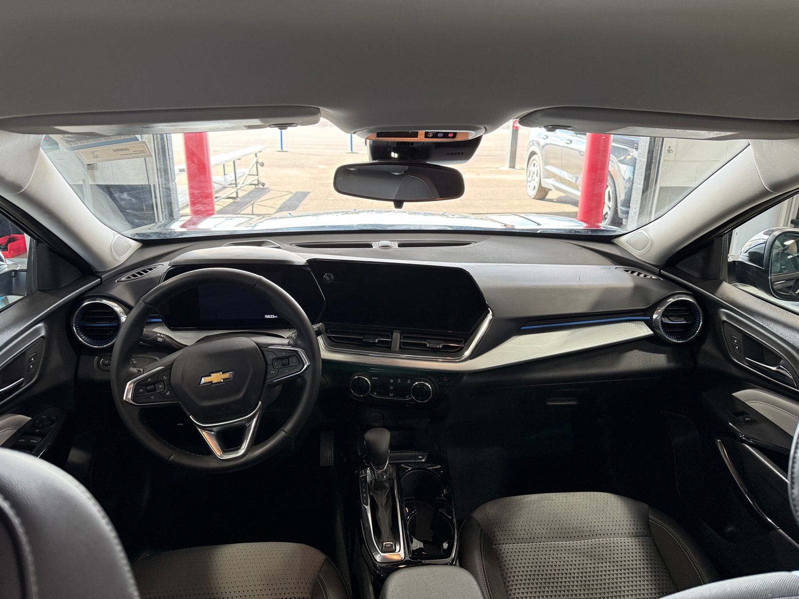 Thumbnail: 2025 Chevrolet Trax - 3