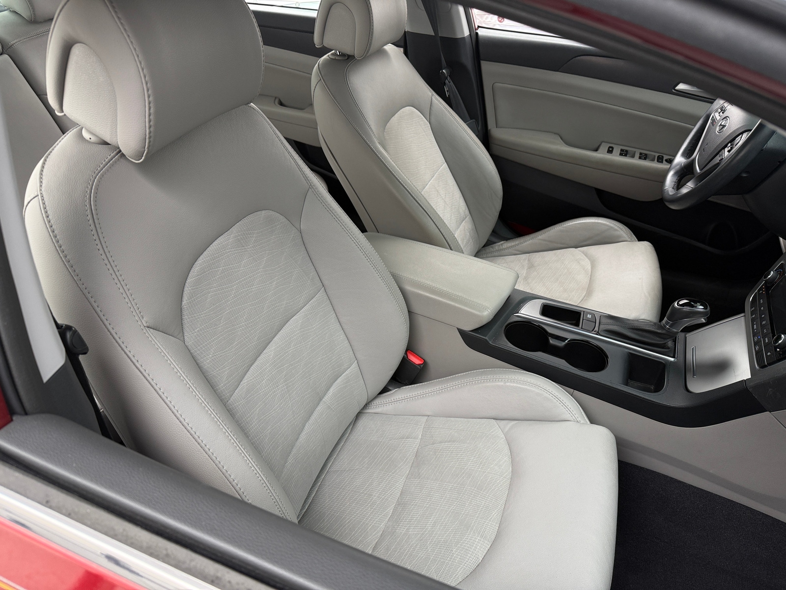 Thumbnail: 2016 Hyundai Sonata - 2