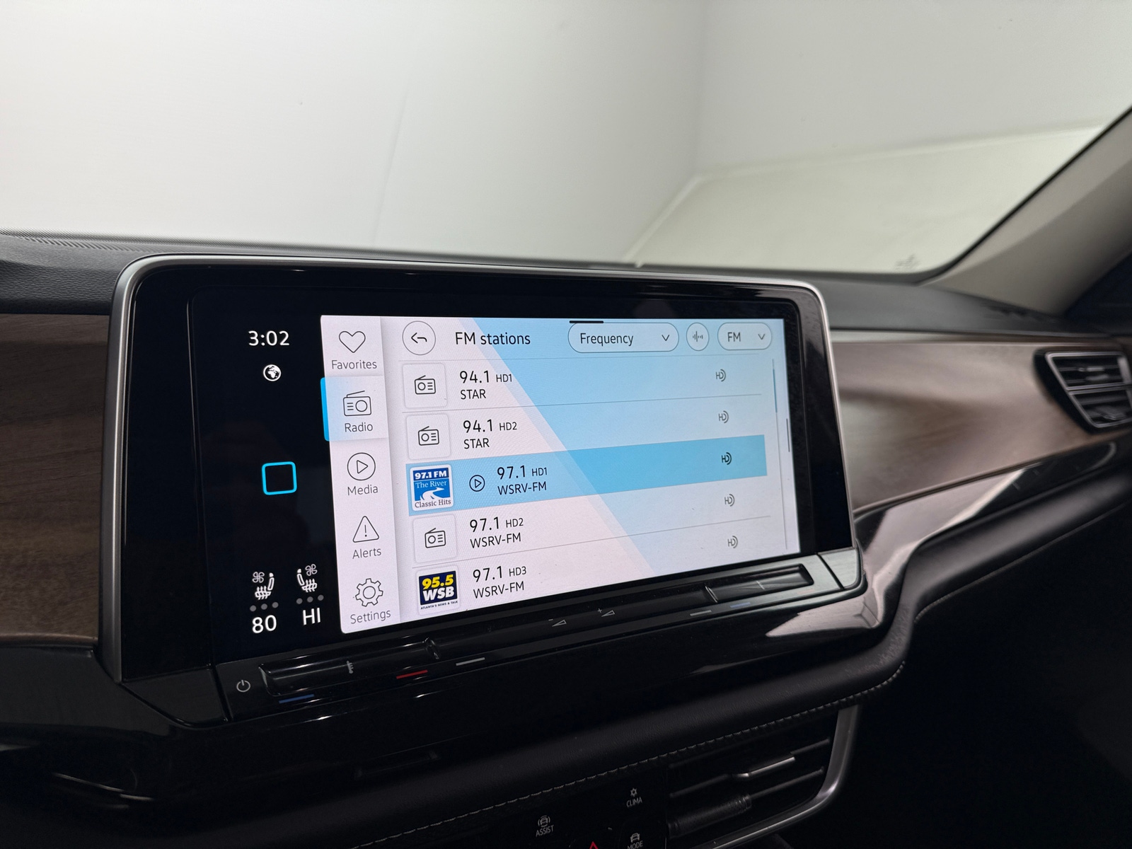 Thumbnail: 2025 Volkswagen Atlas - 3