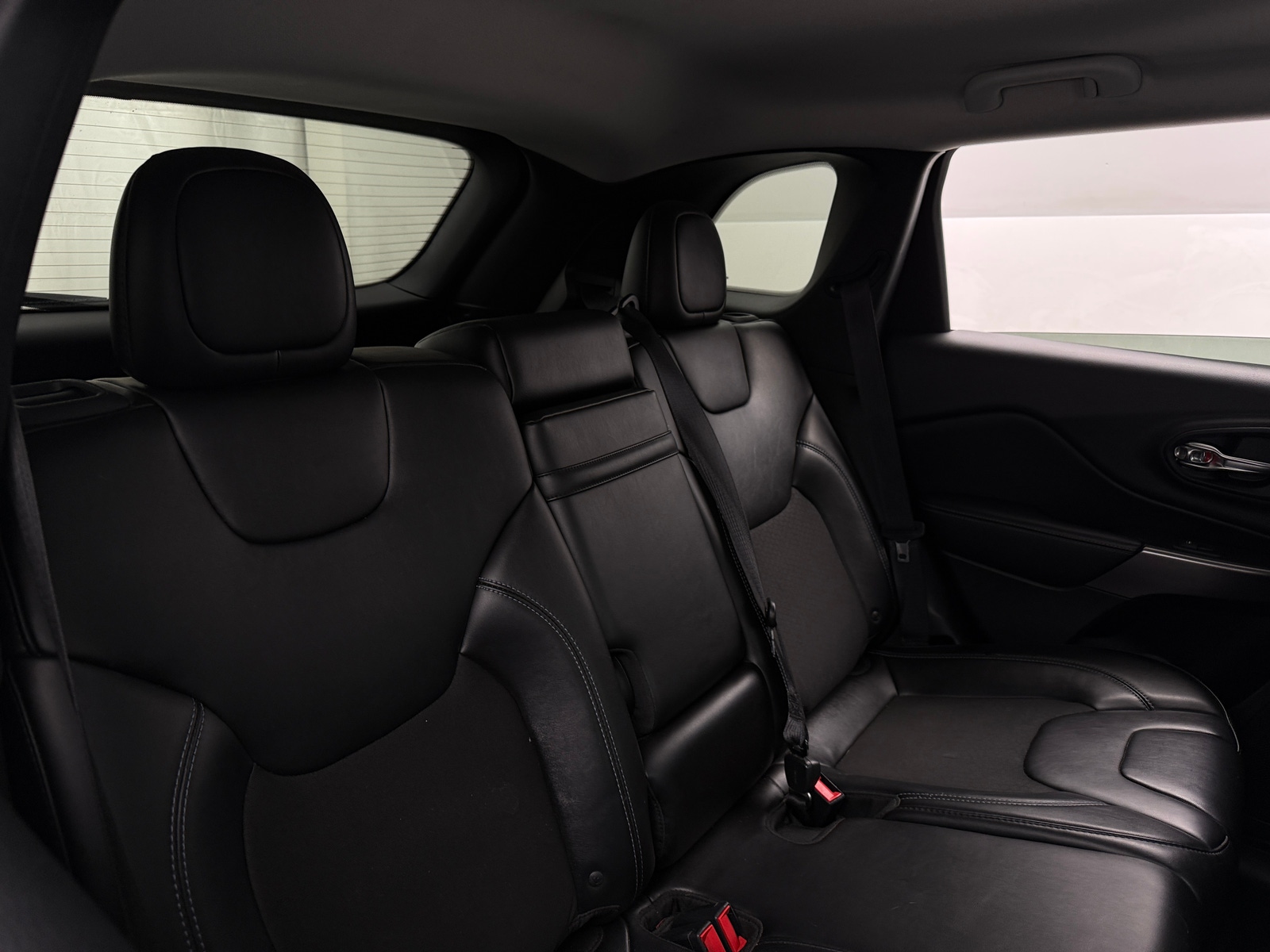 Thumbnail: 2019 Jeep Cherokee - 6