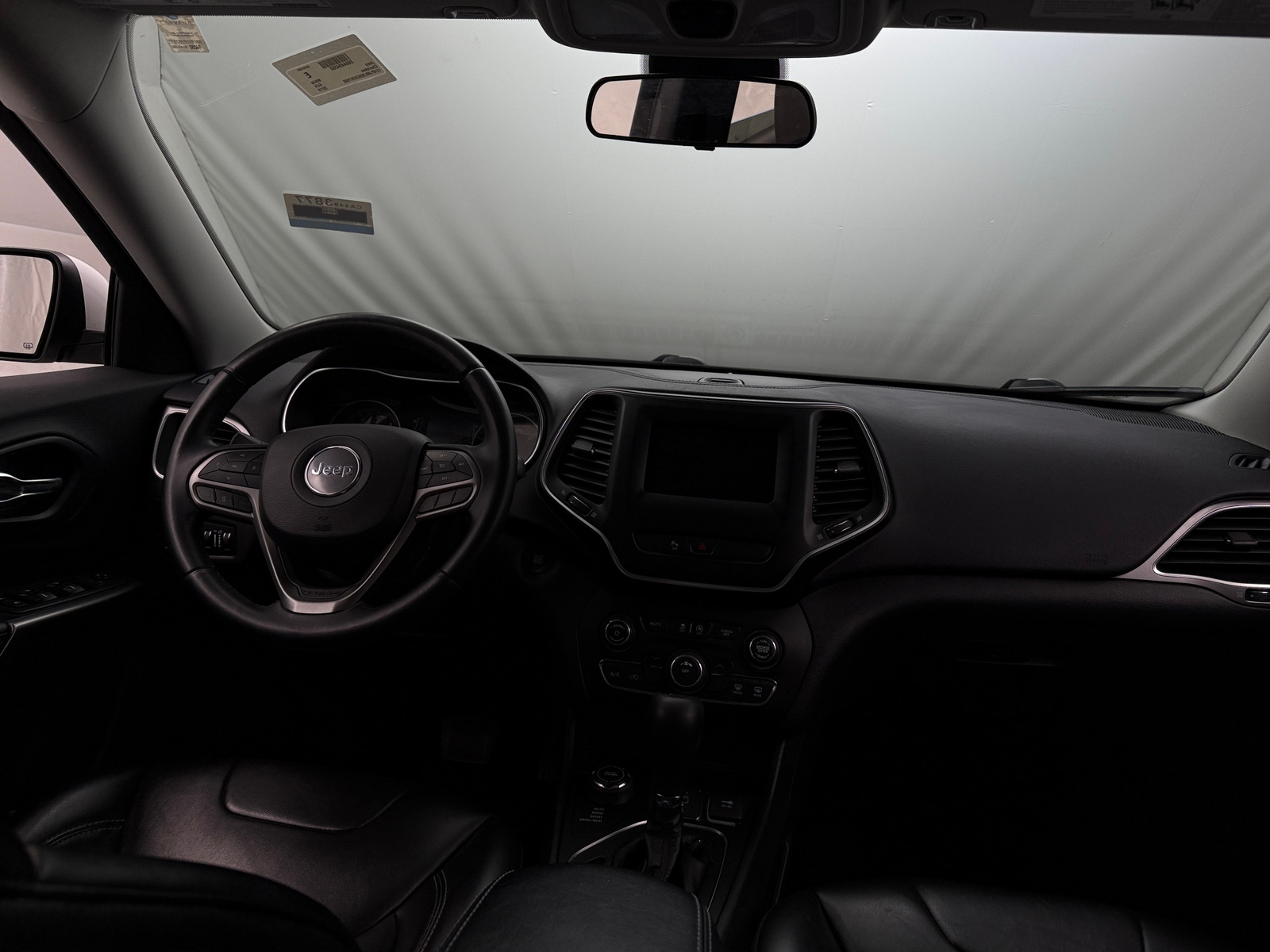 Thumbnail: 2019 Jeep Cherokee - 3