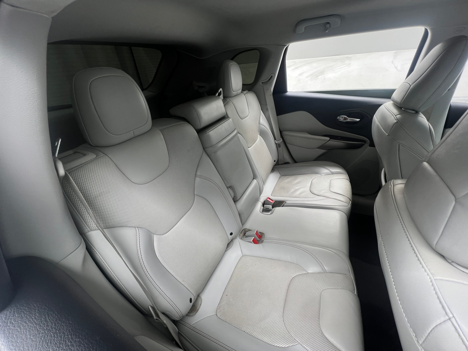 Thumbnail: 2019 Jeep Cherokee - 5