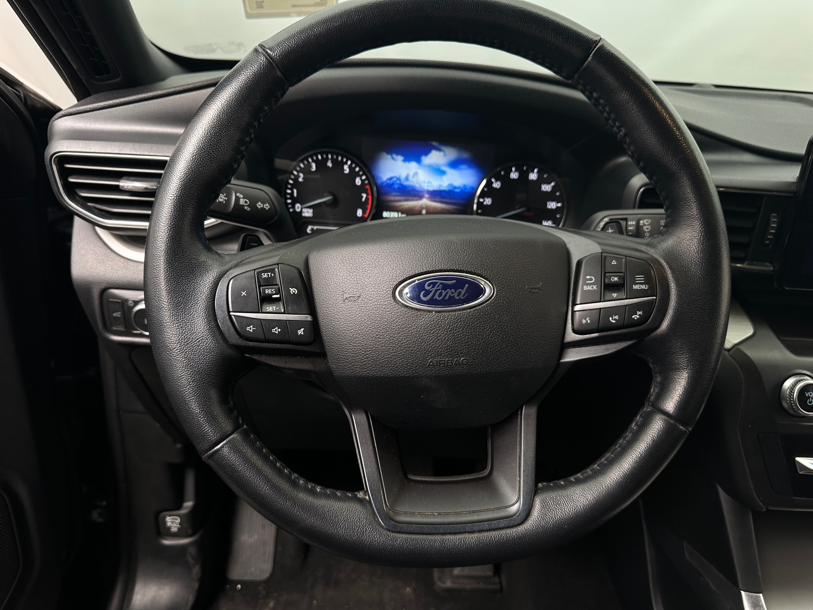 Thumbnail: 2020 Ford Explorer - 5