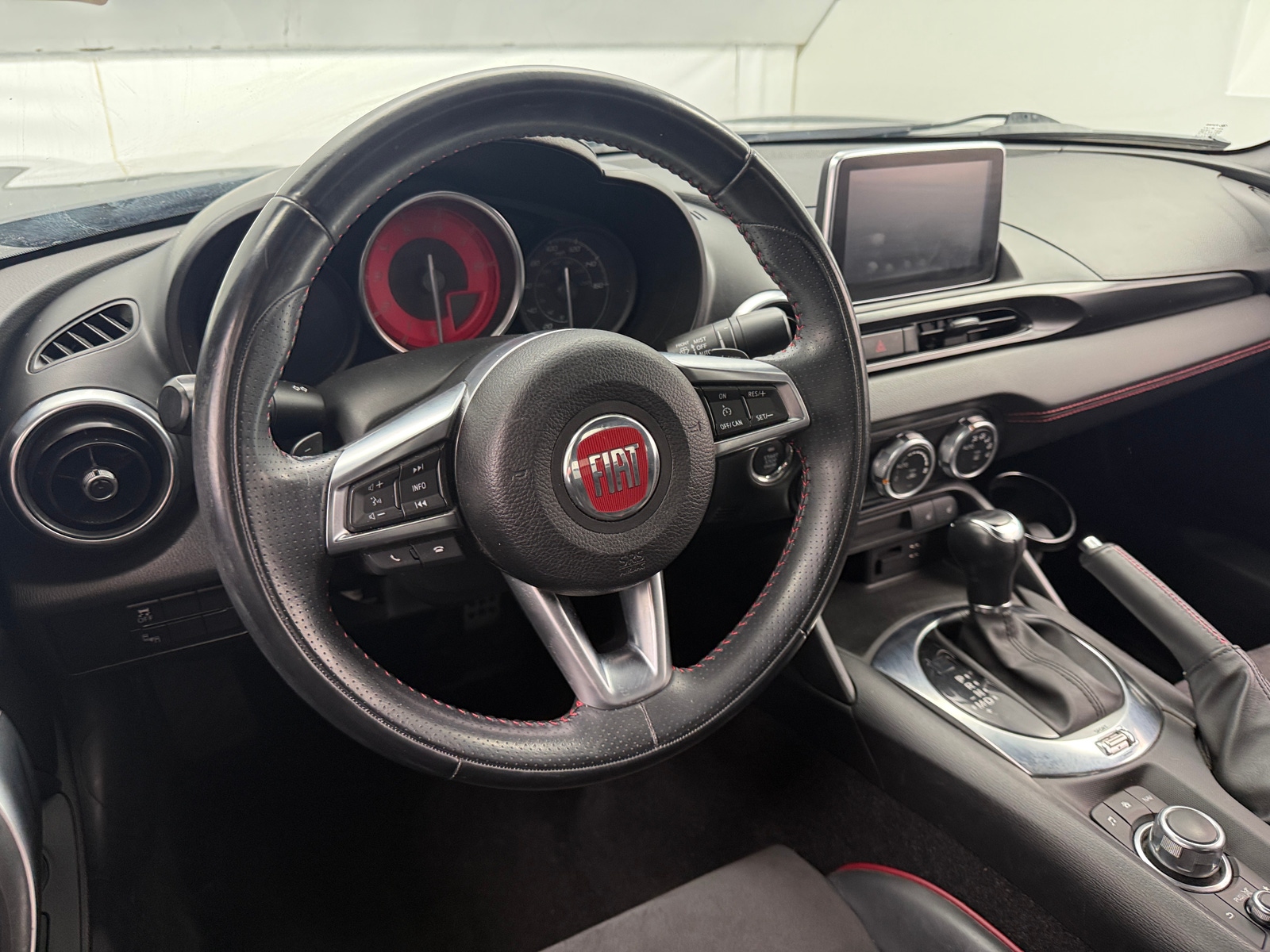 Thumbnail: 2018 Fiat 124 Spider - 4