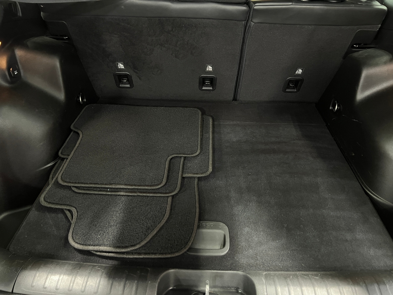 Thumbnail: 2021 Jeep Cherokee - 7