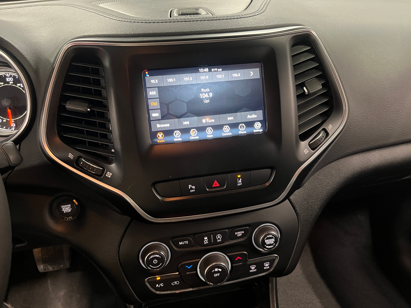 Thumbnail: 2021 Jeep Cherokee - 4