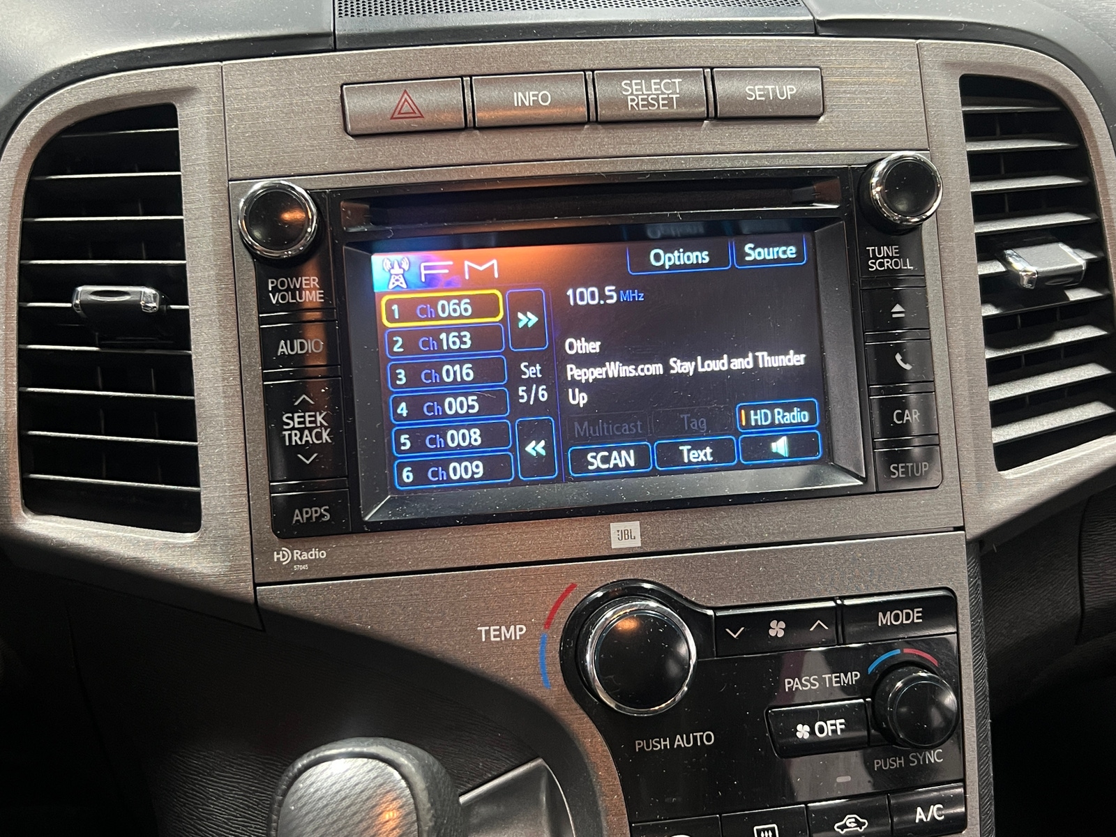 Thumbnail: 2013 Toyota Venza - 4